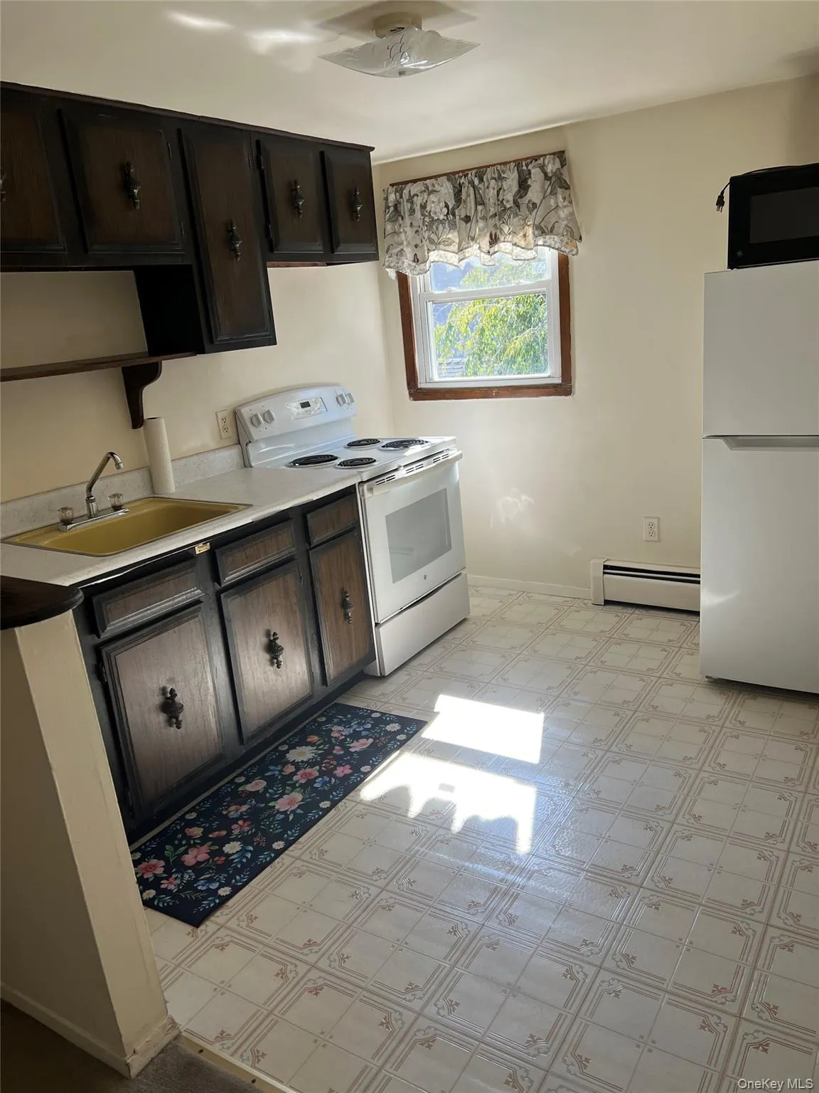 494 Old Country Road, Babylon, NY, 1 Bedroom Bedrooms, 4 Room Rooms,1 BathroomBathrooms,Residential Lease,For Rent,Old Country,0,1061462 494 Old Country Road, Babylon, NY, 1 Bedroom Bedrooms, 4 Room Rooms,1 BathroomBathrooms,Residential Lease,For Rent,Old Country,0,1061462