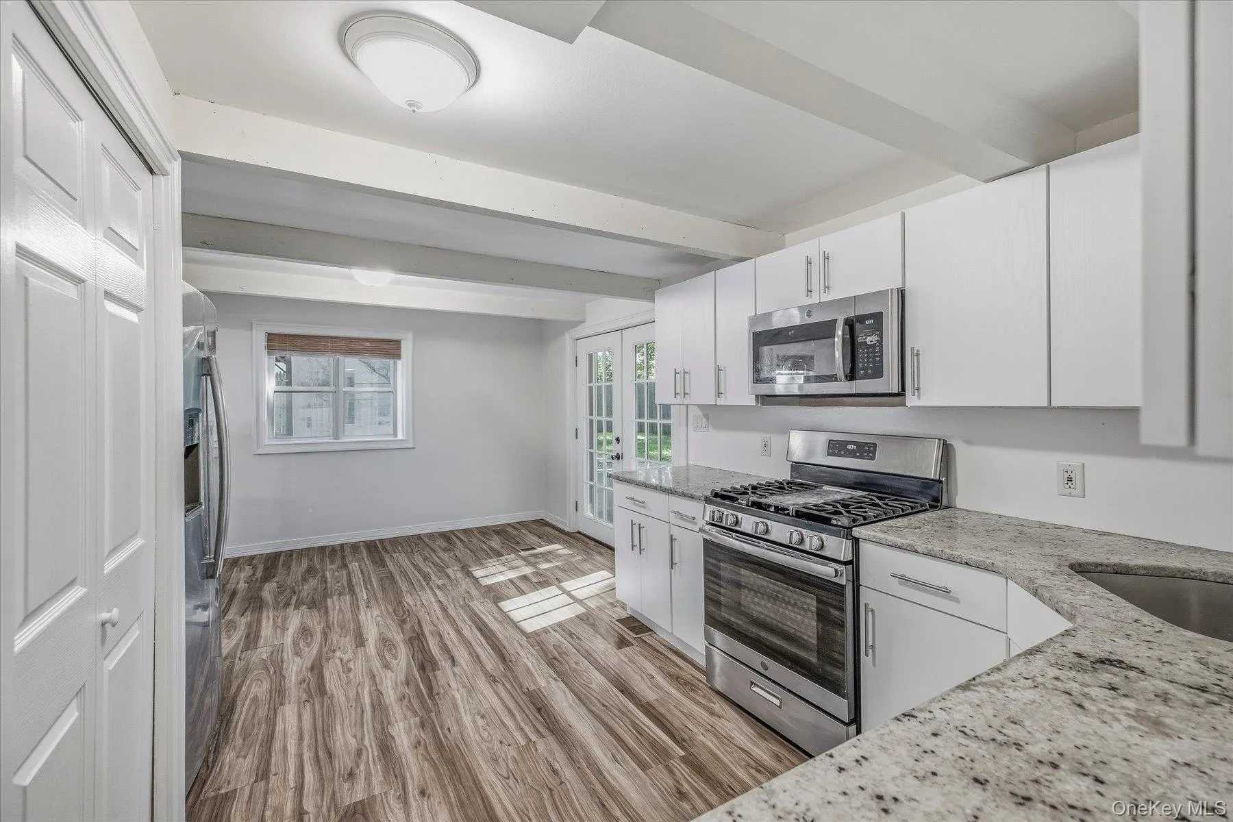 32 Lodge Lane, Brookhaven, NY, 4 Bedrooms Bedrooms, 7 Rooms Rooms,1 BathroomBathrooms,Residential,For Rent,Lodge,0,1061463 32 Lodge Lane, Brookhaven, NY, 4 Bedrooms Bedrooms, 7 Rooms Rooms,1 BathroomBathrooms,Residential,For Rent,Lodge,0,1061463