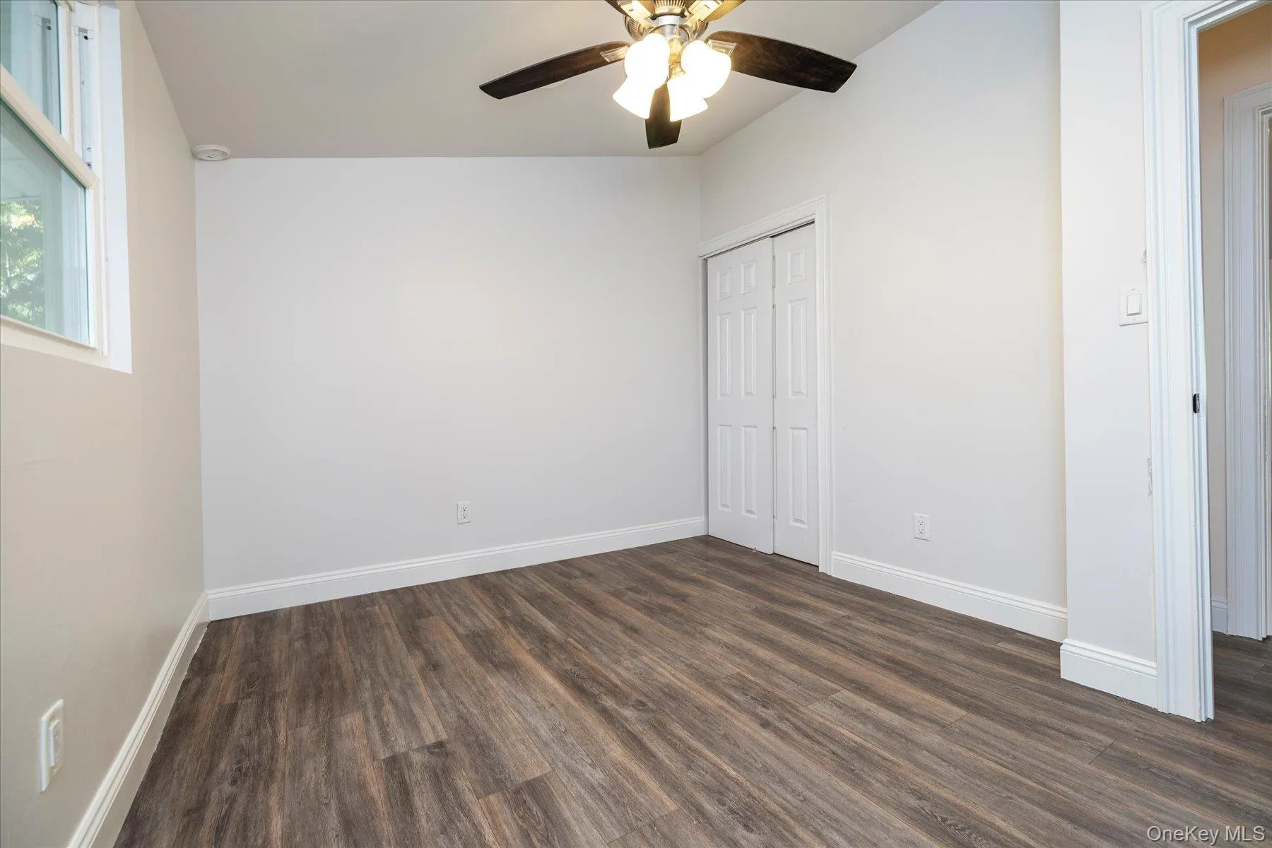 32 Lodge Lane, Brookhaven, NY, 4 Bedrooms Bedrooms, 7 Rooms Rooms,1 BathroomBathrooms,Residential,For Rent,Lodge,0,1061463 32 Lodge Lane, Brookhaven, NY, 4 Bedrooms Bedrooms, 7 Rooms Rooms,1 BathroomBathrooms,Residential,For Rent,Lodge,0,1061463