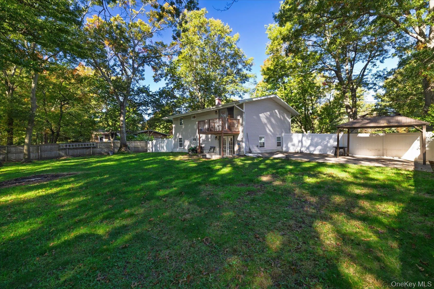 32 Lodge Lane, Brookhaven, NY, 4 Bedrooms Bedrooms, 7 Rooms Rooms,1 BathroomBathrooms,Residential,For Rent,Lodge,0,1061463 32 Lodge Lane, Brookhaven, NY, 4 Bedrooms Bedrooms, 7 Rooms Rooms,1 BathroomBathrooms,Residential,For Rent,Lodge,0,1061463