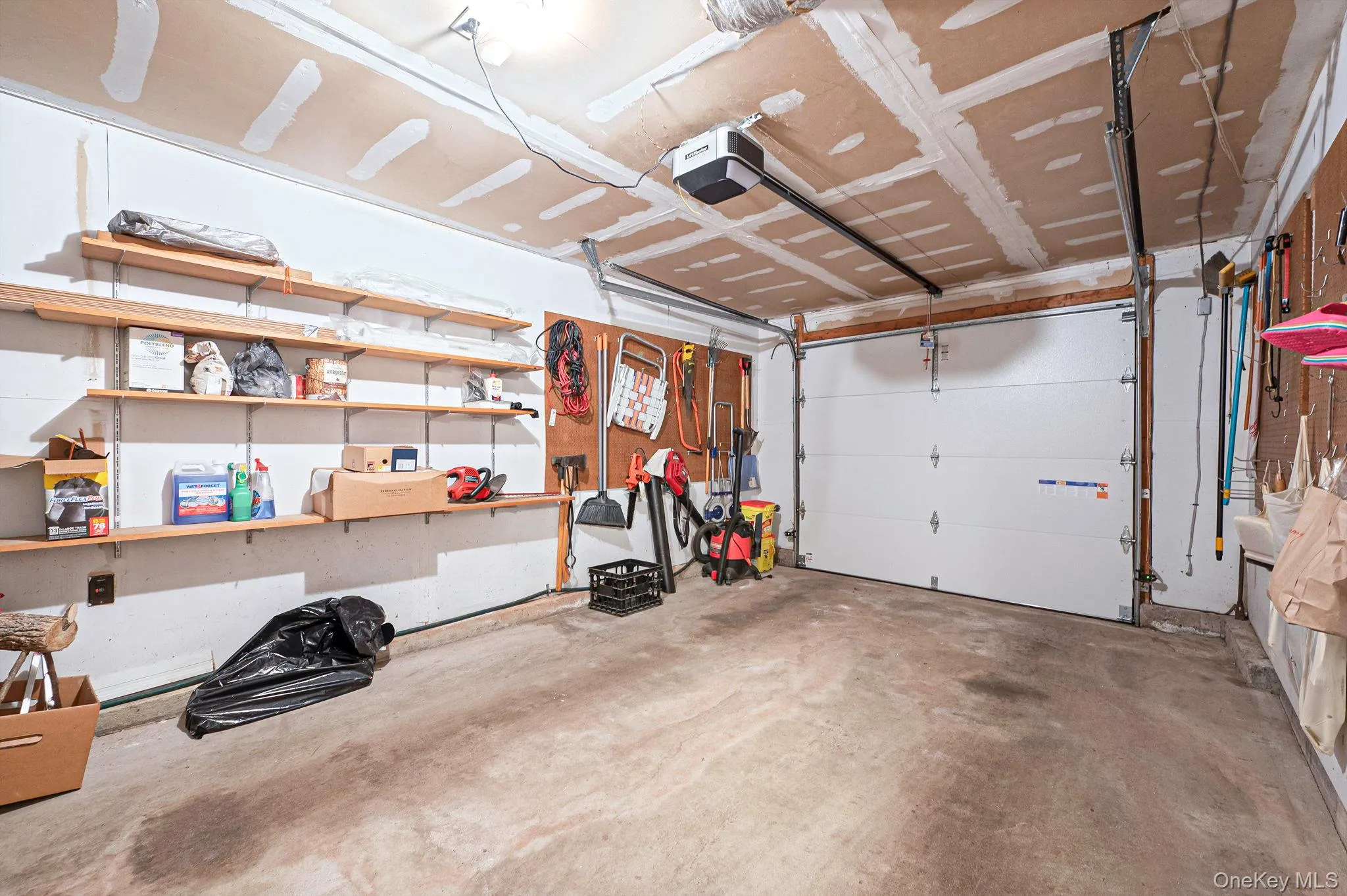 901 Pepperidge Lake Road, Brookhaven, NY, 2 Bedrooms Bedrooms, 8 Rooms Rooms,2 BathroomsBathrooms,Residential,For Rent,Pepperidge Lake,0,1061465 901 Pepperidge Lake Road, Brookhaven, NY, 2 Bedrooms Bedrooms, 8 Rooms Rooms,2 BathroomsBathrooms,Residential,For Rent,Pepperidge Lake,0,1061465