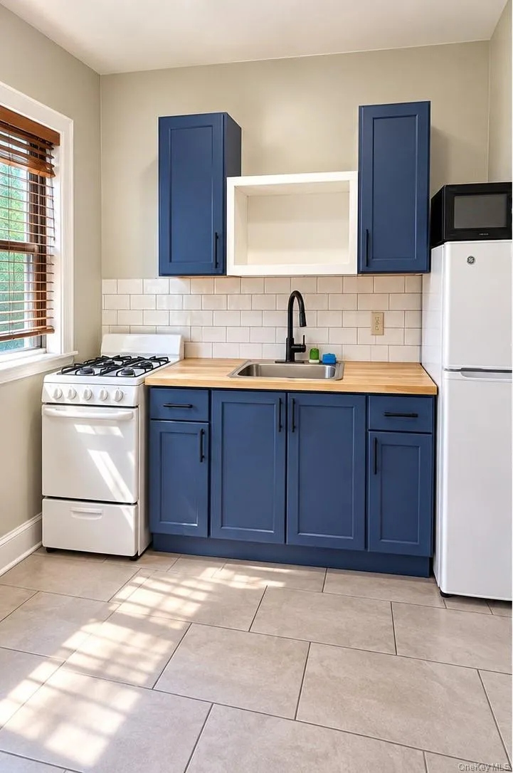 1456 Boston Post Road, Mamaroneck, NY, 1 Bedroom Bedrooms, 3 Room Rooms,1 BathroomBathrooms,Residential Lease,For Rent,Boston Post,0,1061466 1456 Boston Post Road, Mamaroneck, NY, 1 Bedroom Bedrooms, 3 Room Rooms,1 BathroomBathrooms,Residential Lease,For Rent,Boston Post,0,1061466