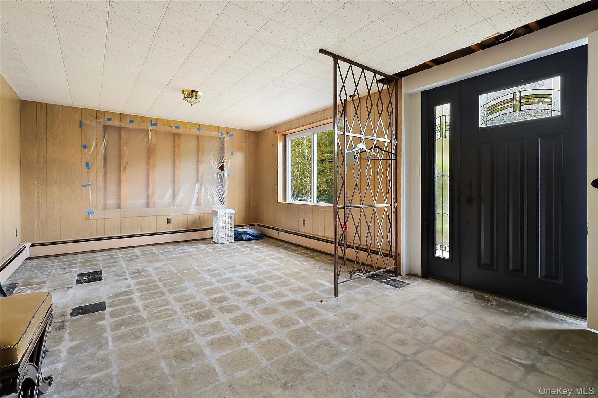 Unfinished family room Unfinished family room