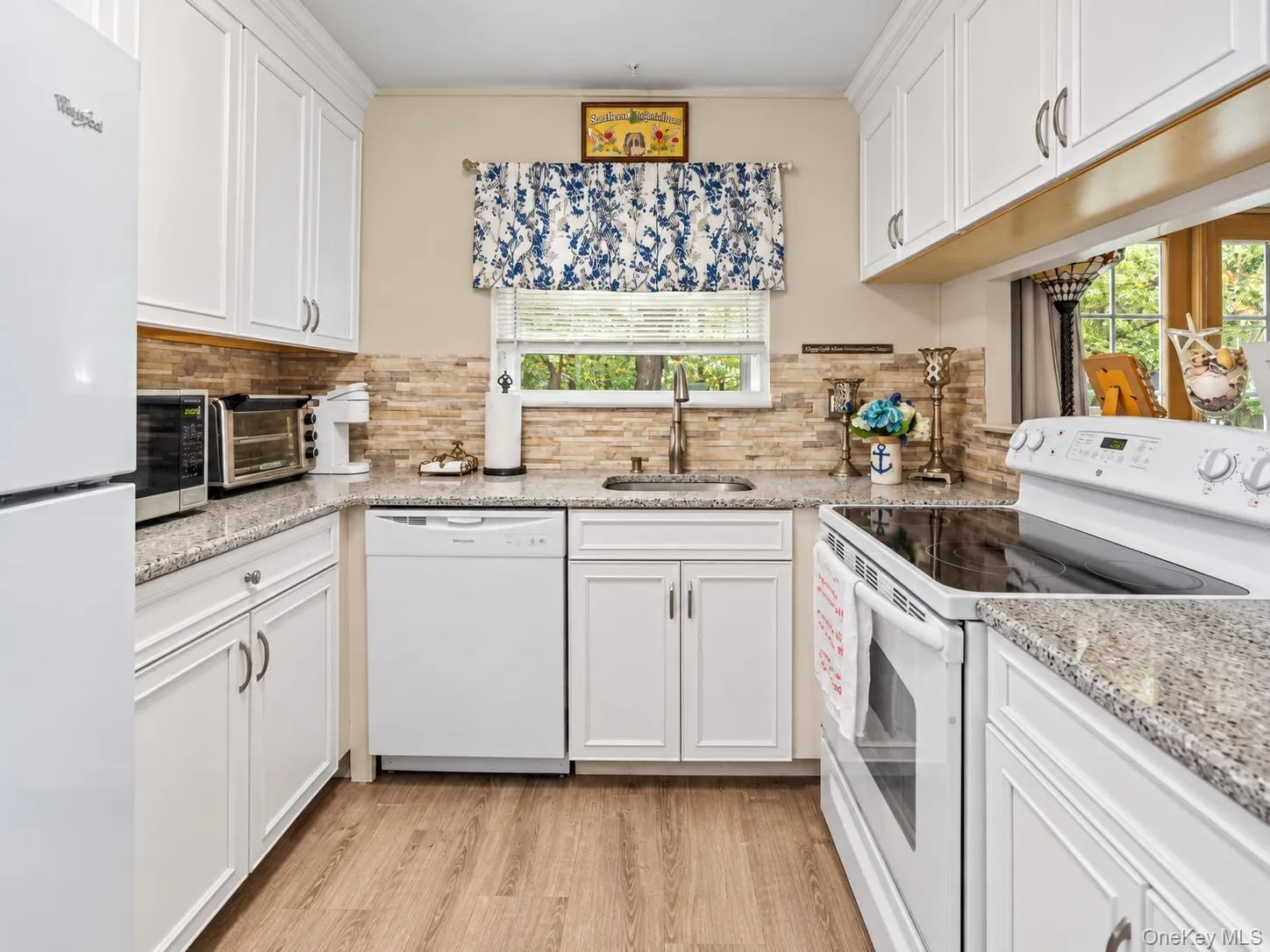 11 Carston Street, Brookhaven, NY, 3 Bedrooms Bedrooms, 9 Rooms Rooms,2 BathroomsBathrooms,Residential,For Rent,Carston,0,1061472 11 Carston Street, Brookhaven, NY, 3 Bedrooms Bedrooms, 9 Rooms Rooms,2 BathroomsBathrooms,Residential,For Rent,Carston,0,1061472