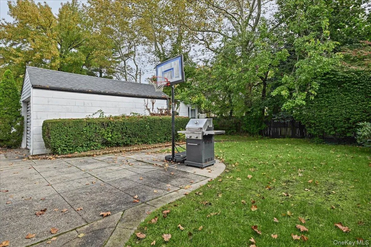 121 Norman Street, North Hempstead, NY, 4 Bedrooms Bedrooms, 7 Rooms Rooms,2 BathroomsBathrooms,Residential,For Rent,Norman,0,1061474 121 Norman Street, North Hempstead, NY, 4 Bedrooms Bedrooms, 7 Rooms Rooms,2 BathroomsBathrooms,Residential,For Rent,Norman,0,1061474