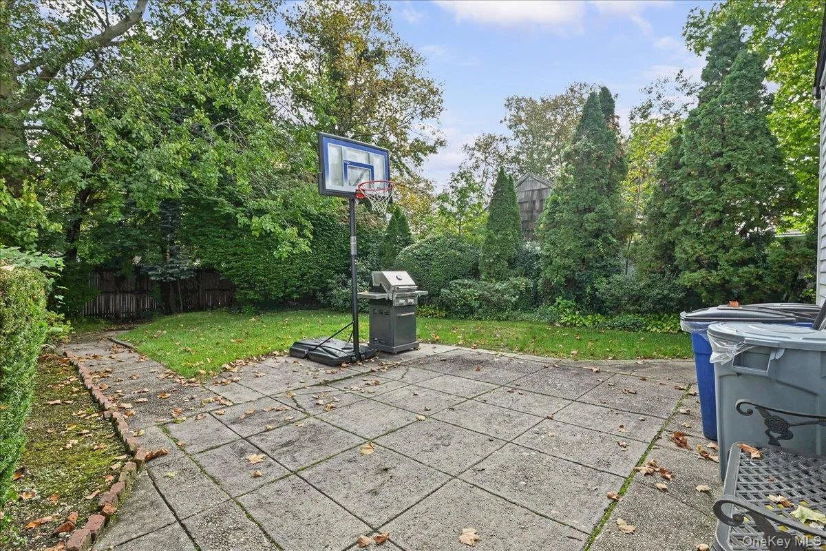 121 Norman Street, North Hempstead, NY, 4 Bedrooms Bedrooms, 7 Rooms Rooms,2 BathroomsBathrooms,Residential,For Rent,Norman,0,1061474 121 Norman Street, North Hempstead, NY, 4 Bedrooms Bedrooms, 7 Rooms Rooms,2 BathroomsBathrooms,Residential,For Rent,Norman,0,1061474