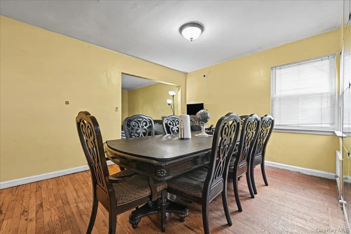 121 Norman Street, North Hempstead, NY, 4 Bedrooms Bedrooms, 7 Rooms Rooms,2 BathroomsBathrooms,Residential,For Rent,Norman,0,1061474 121 Norman Street, North Hempstead, NY, 4 Bedrooms Bedrooms, 7 Rooms Rooms,2 BathroomsBathrooms,Residential,For Rent,Norman,0,1061474