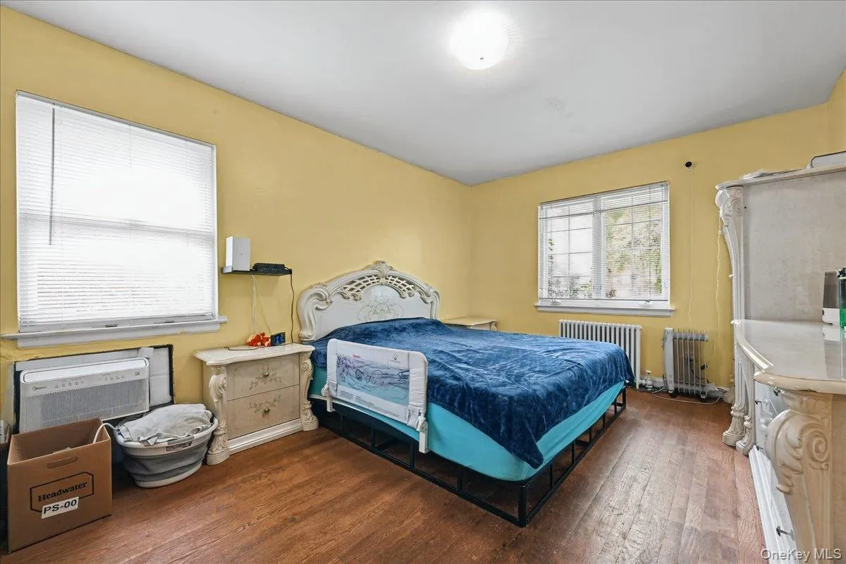 121 Norman Street, North Hempstead, NY, 4 Bedrooms Bedrooms, 7 Rooms Rooms,2 BathroomsBathrooms,Residential,For Rent,Norman,0,1061474 121 Norman Street, North Hempstead, NY, 4 Bedrooms Bedrooms, 7 Rooms Rooms,2 BathroomsBathrooms,Residential,For Rent,Norman,0,1061474