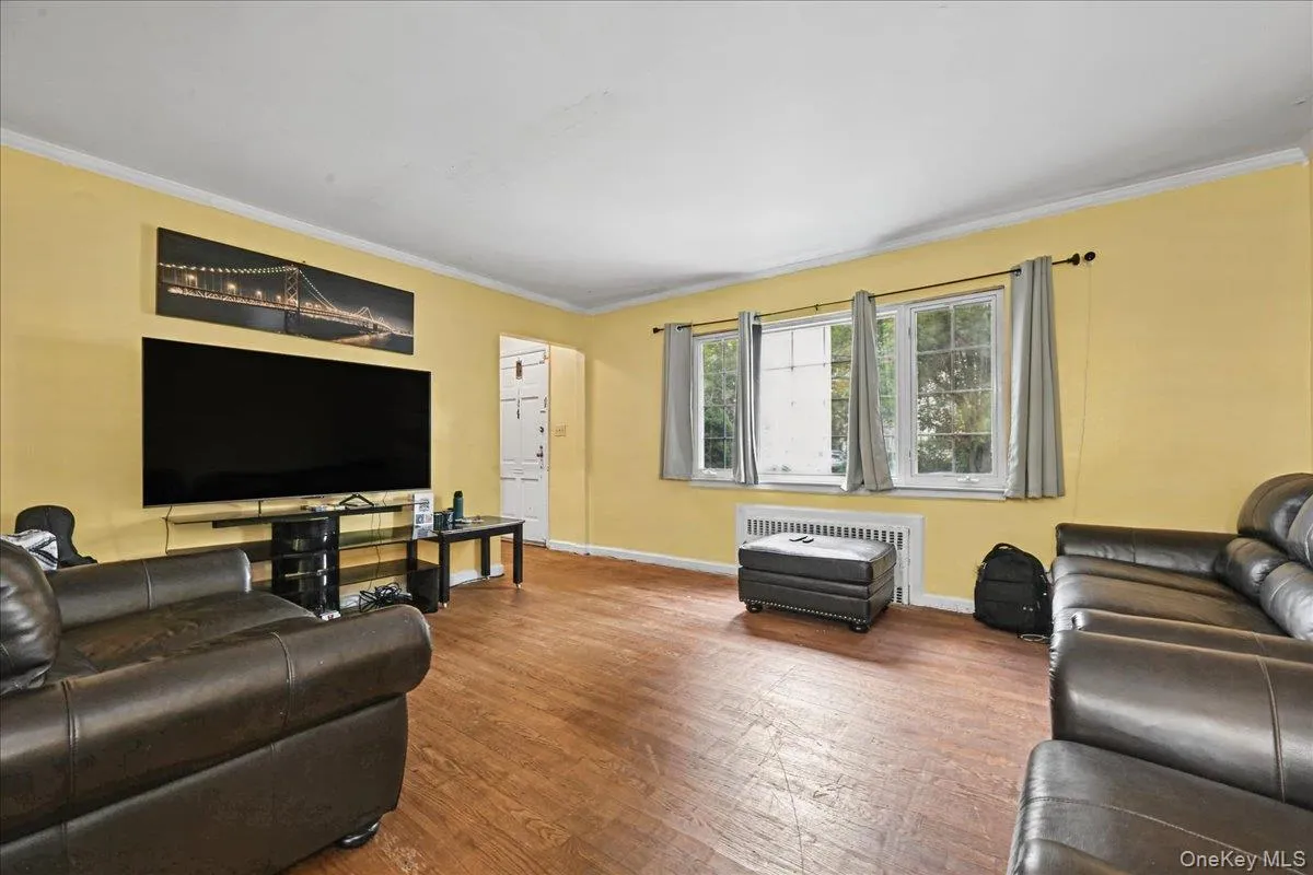 121 Norman Street, North Hempstead, NY, 4 Bedrooms Bedrooms, 7 Rooms Rooms,2 BathroomsBathrooms,Residential,For Rent,Norman,0,1061474 121 Norman Street, North Hempstead, NY, 4 Bedrooms Bedrooms, 7 Rooms Rooms,2 BathroomsBathrooms,Residential,For Rent,Norman,0,1061474