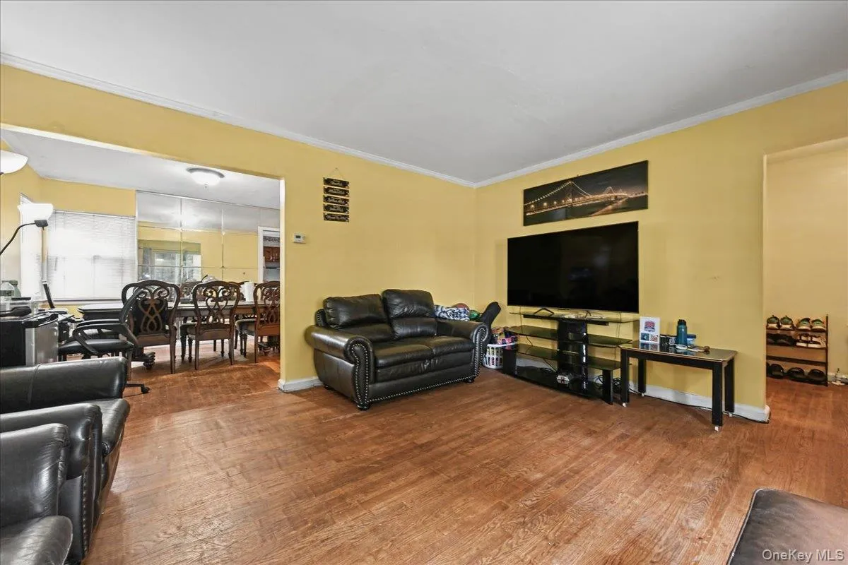 121 Norman Street, North Hempstead, NY, 4 Bedrooms Bedrooms, 7 Rooms Rooms,2 BathroomsBathrooms,Residential,For Rent,Norman,0,1061474 121 Norman Street, North Hempstead, NY, 4 Bedrooms Bedrooms, 7 Rooms Rooms,2 BathroomsBathrooms,Residential,For Rent,Norman,0,1061474