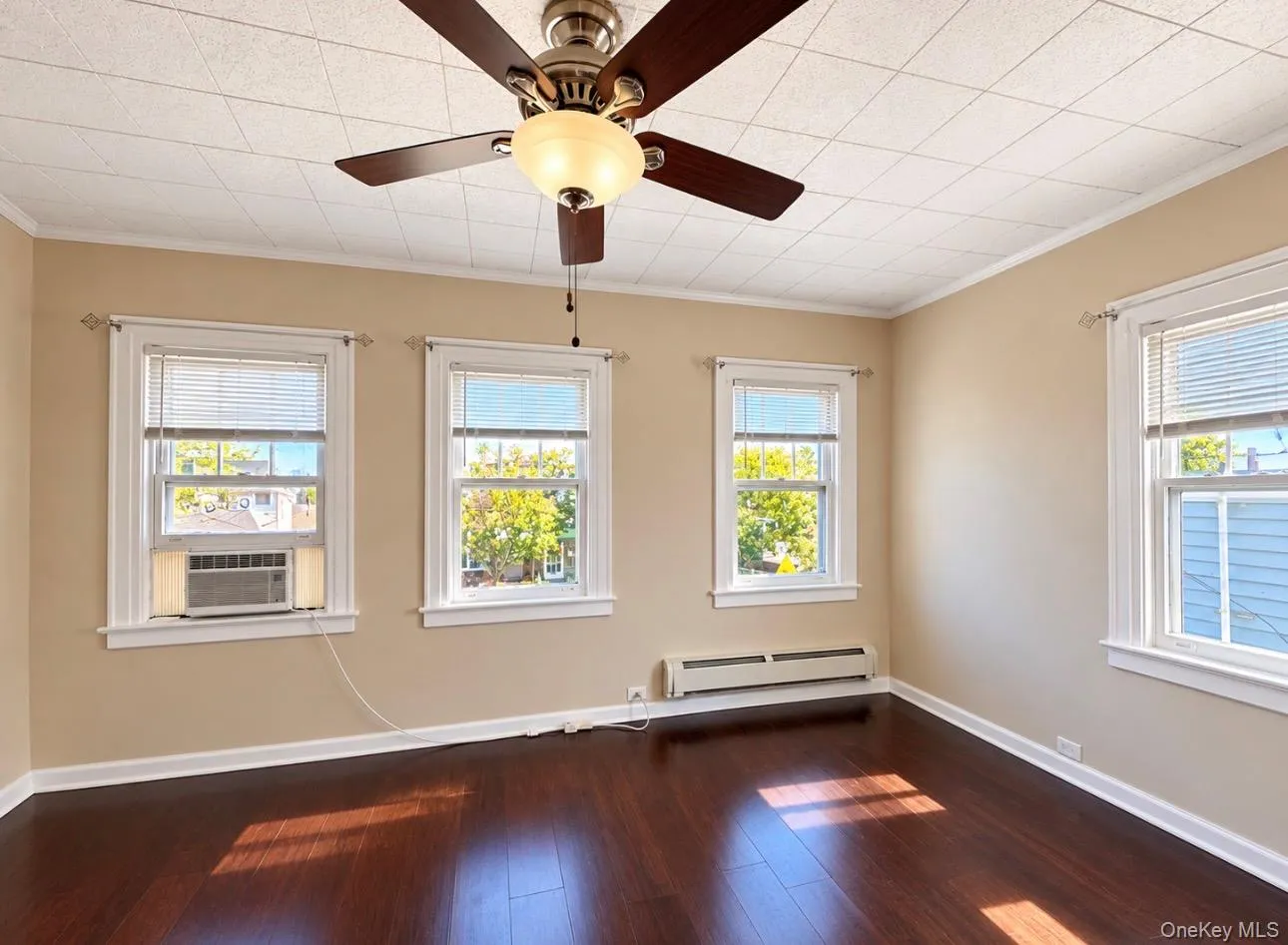 75-05 60th Place, New York, NY, 3 Bedroom Bedrooms, 5 Room Rooms,1 BathroomBathrooms,Residential Lease,For Rent,60th,0,1061475 75-05 60th Place, New York, NY, 3 Bedroom Bedrooms, 5 Room Rooms,1 BathroomBathrooms,Residential Lease,For Rent,60th,0,1061475