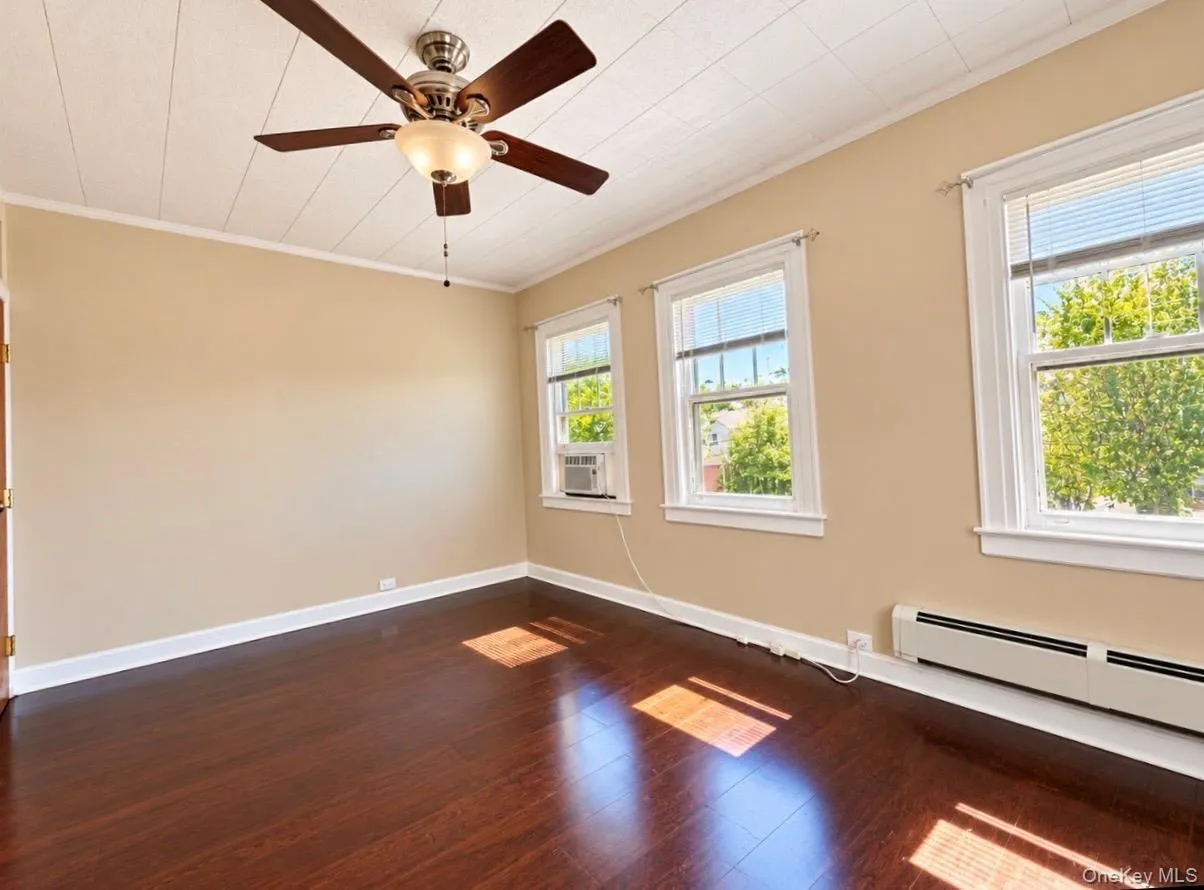 75-05 60th Place, New York, NY, 3 Bedroom Bedrooms, 5 Room Rooms,1 BathroomBathrooms,Residential Lease,For Rent,60th,0,1061475 75-05 60th Place, New York, NY, 3 Bedroom Bedrooms, 5 Room Rooms,1 BathroomBathrooms,Residential Lease,For Rent,60th,0,1061475
