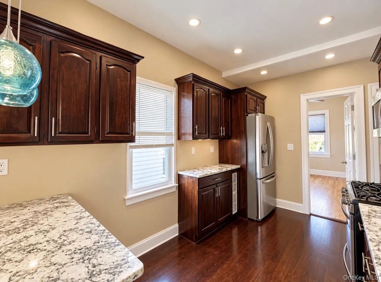 75-05 60th Place, New York, NY, 3 Bedroom Bedrooms, 5 Room Rooms,1 BathroomBathrooms,Residential Lease,For Rent,60th,0,1061475 75-05 60th Place, New York, NY, 3 Bedroom Bedrooms, 5 Room Rooms,1 BathroomBathrooms,Residential Lease,For Rent,60th,0,1061475