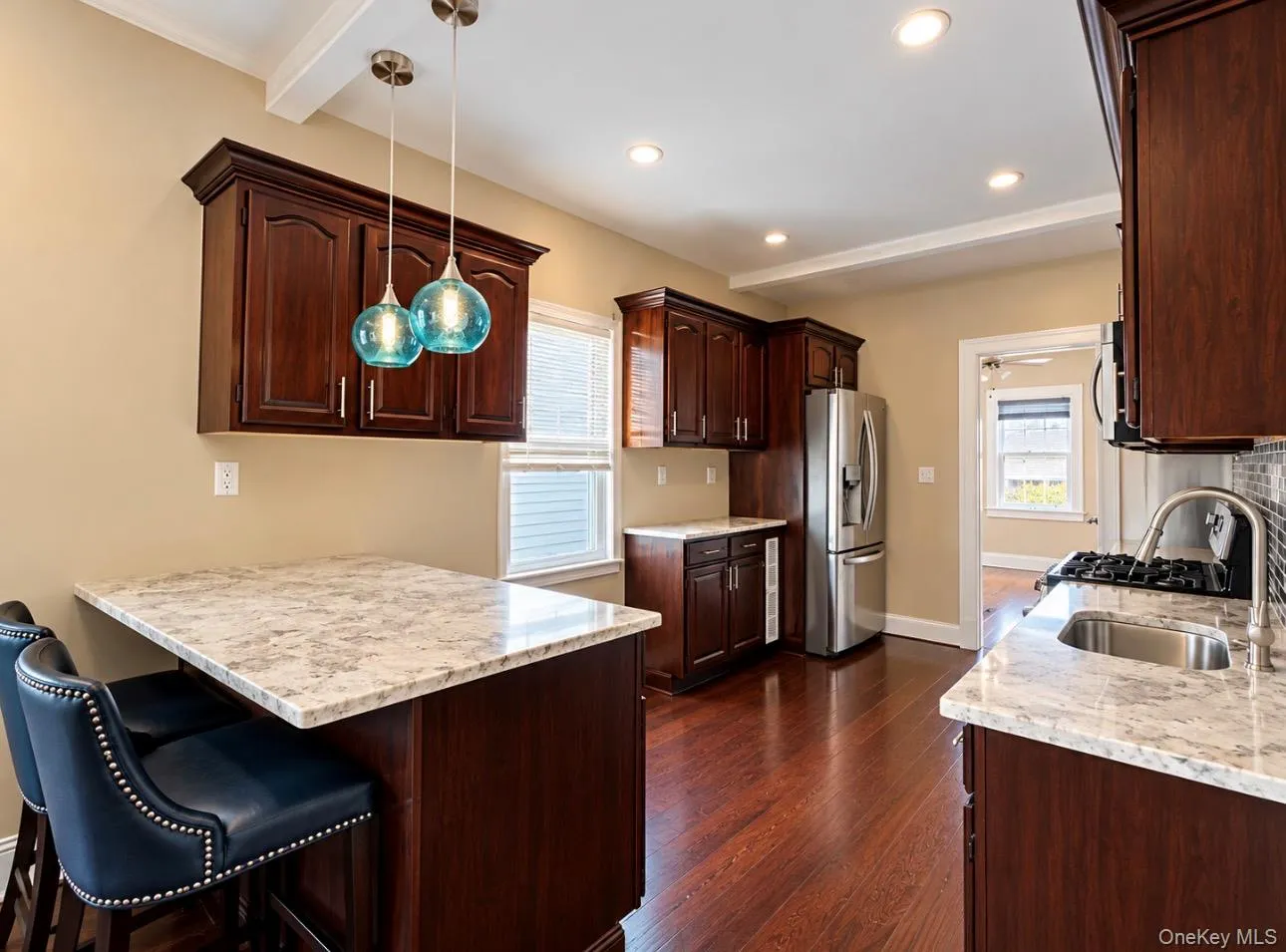 75-05 60th Place, New York, NY, 3 Bedroom Bedrooms, 5 Room Rooms,1 BathroomBathrooms,Residential Lease,For Rent,60th,0,1061475 75-05 60th Place, New York, NY, 3 Bedroom Bedrooms, 5 Room Rooms,1 BathroomBathrooms,Residential Lease,For Rent,60th,0,1061475