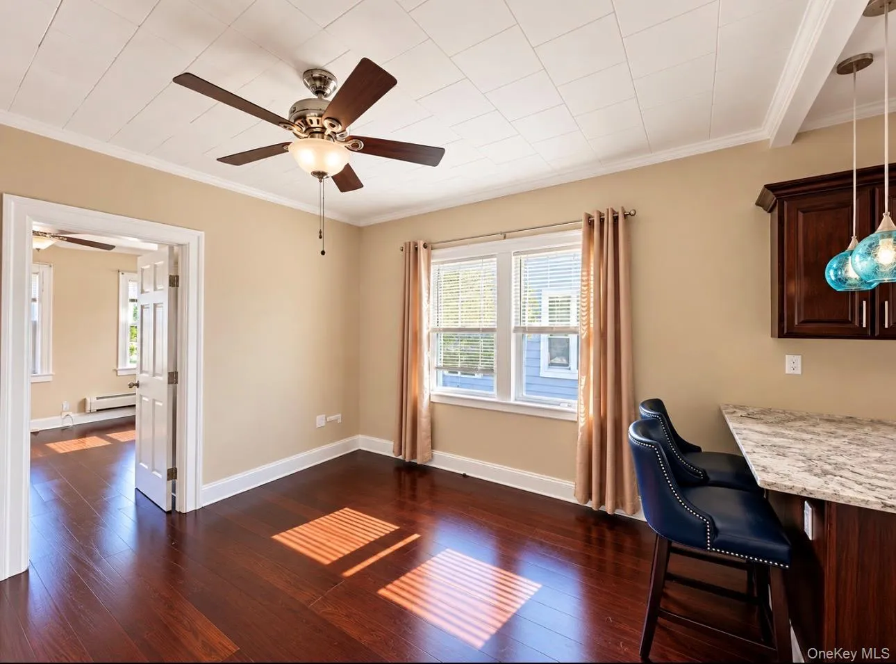 75-05 60th Place, New York, NY, 3 Bedroom Bedrooms, 5 Room Rooms,1 BathroomBathrooms,Residential Lease,For Rent,60th,0,1061475 75-05 60th Place, New York, NY, 3 Bedroom Bedrooms, 5 Room Rooms,1 BathroomBathrooms,Residential Lease,For Rent,60th,0,1061475