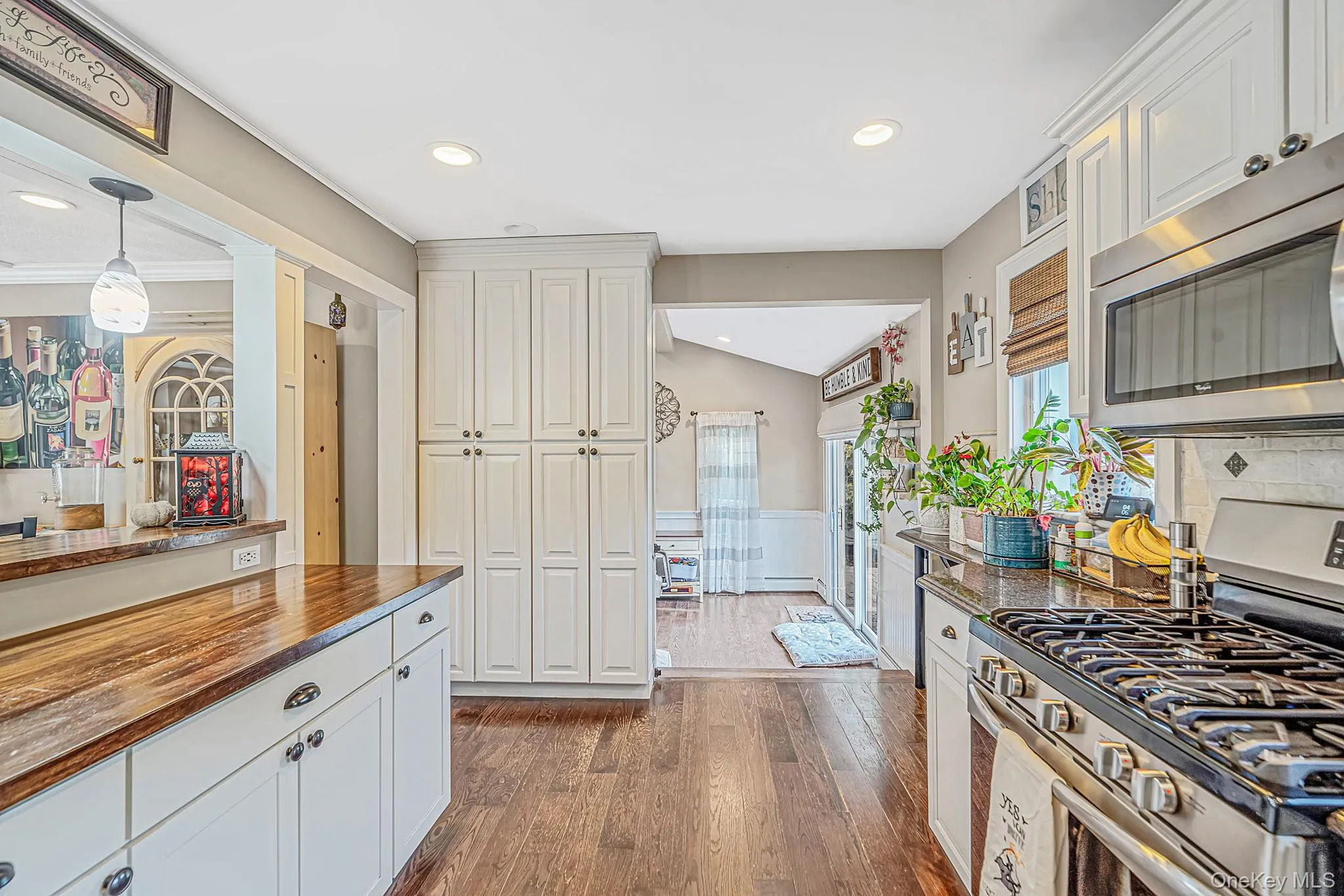 517 Waverly Avenue, Brookhaven, NY, 3 Bedrooms Bedrooms, 11 Rooms Rooms,2 BathroomsBathrooms,Residential,For Rent,Waverly,0,1061491 517 Waverly Avenue, Brookhaven, NY, 3 Bedrooms Bedrooms, 11 Rooms Rooms,2 BathroomsBathrooms,Residential,For Rent,Waverly,0,1061491