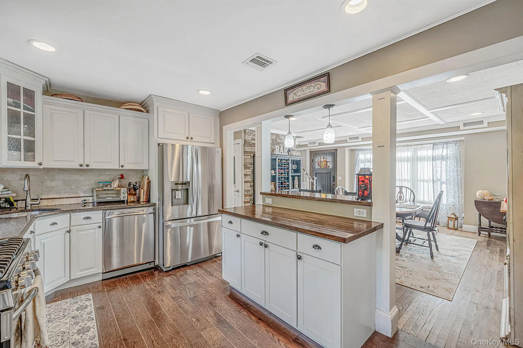 517 Waverly Avenue, Brookhaven, NY, 3 Bedrooms Bedrooms, 11 Rooms Rooms,2 BathroomsBathrooms,Residential,For Rent,Waverly,0,1061491 517 Waverly Avenue, Brookhaven, NY, 3 Bedrooms Bedrooms, 11 Rooms Rooms,2 BathroomsBathrooms,Residential,For Rent,Waverly,0,1061491