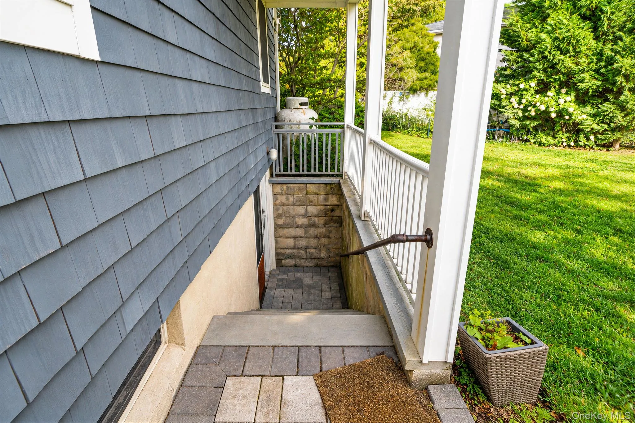 517 Waverly Avenue, Brookhaven, NY, 3 Bedrooms Bedrooms, 11 Rooms Rooms,2 BathroomsBathrooms,Residential,For Rent,Waverly,0,1061491 517 Waverly Avenue, Brookhaven, NY, 3 Bedrooms Bedrooms, 11 Rooms Rooms,2 BathroomsBathrooms,Residential,For Rent,Waverly,0,1061491