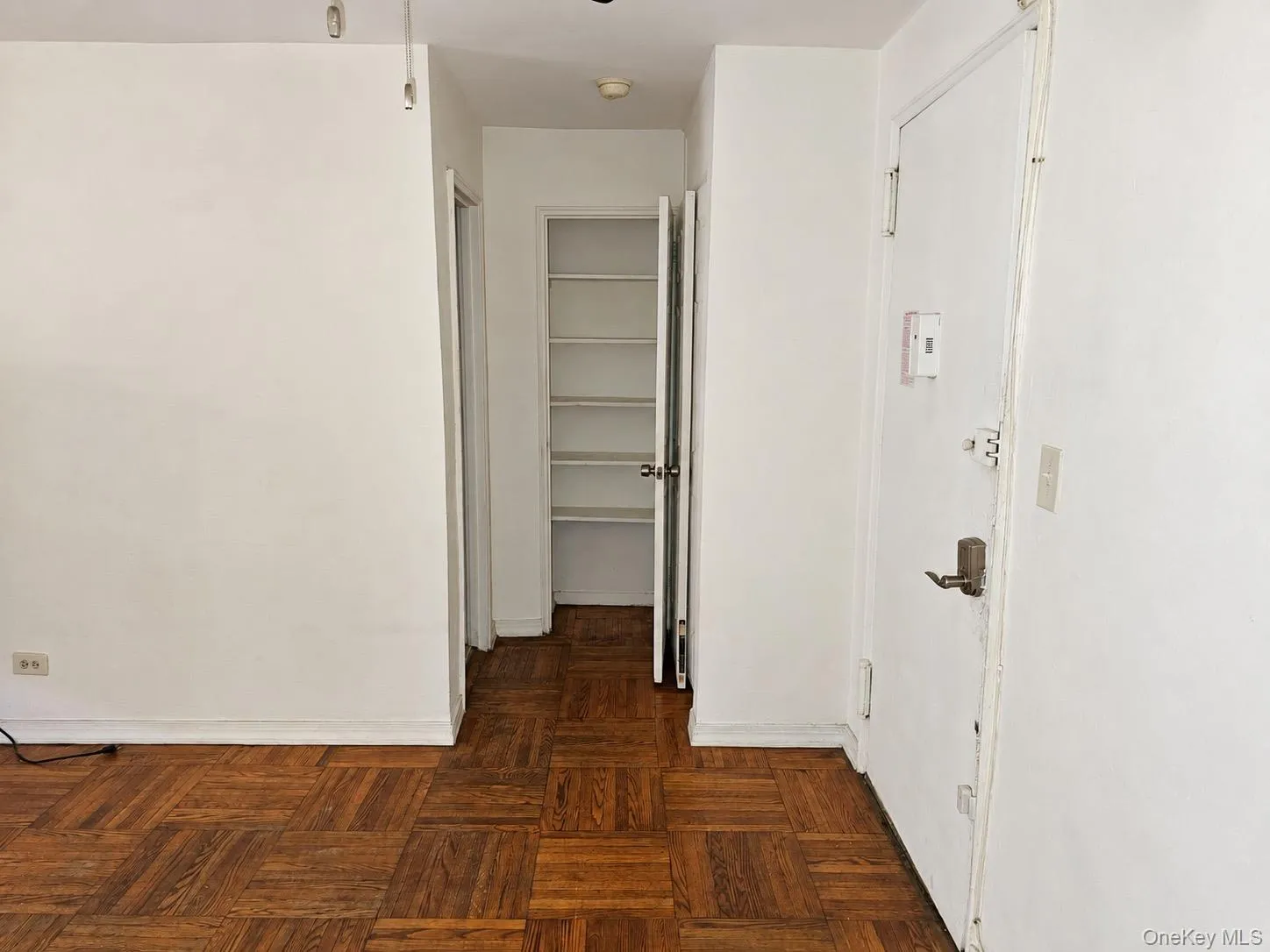 1332 Metropolitan Avenue, New York, NY, 3 Rooms Rooms,1 BathroomBathrooms,Residential,For Rent,Metropolitan,0,1061506 1332 Metropolitan Avenue, New York, NY, 3 Rooms Rooms,1 BathroomBathrooms,Residential,For Rent,Metropolitan,0,1061506