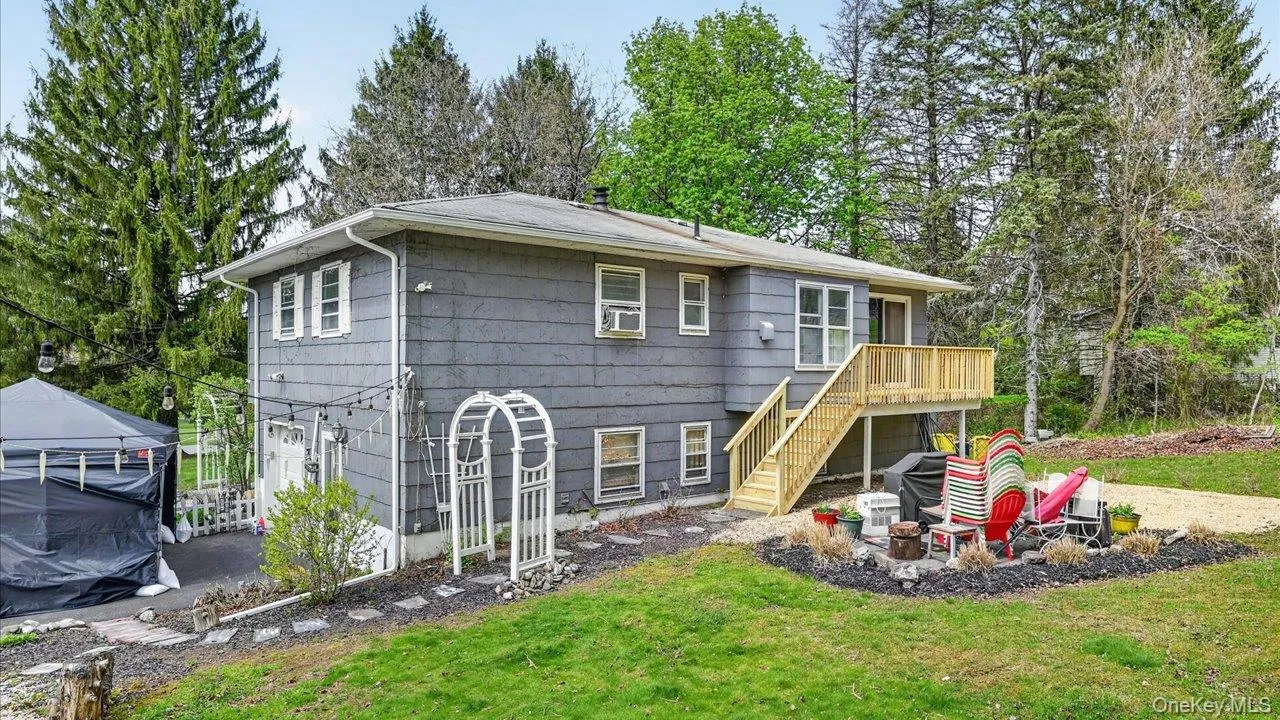 5 Regelski Drive, Warwick (town), NY, 3 Bedrooms Bedrooms, 8 Rooms Rooms,2 BathroomsBathrooms,Residential Lease,For Rent,Regelski,0,1061525 5 Regelski Drive, Warwick (town), NY, 3 Bedrooms Bedrooms, 8 Rooms Rooms,2 BathroomsBathrooms,Residential Lease,For Rent,Regelski,0,1061525