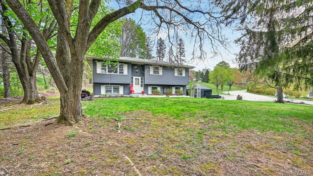 5 Regelski Drive, Warwick (town), NY, 3 Bedrooms Bedrooms, 8 Rooms Rooms,2 BathroomsBathrooms,Residential Lease,For Rent,Regelski,0,1061525 5 Regelski Drive, Warwick (town), NY, 3 Bedrooms Bedrooms, 8 Rooms Rooms,2 BathroomsBathrooms,Residential Lease,For Rent,Regelski,0,1061525