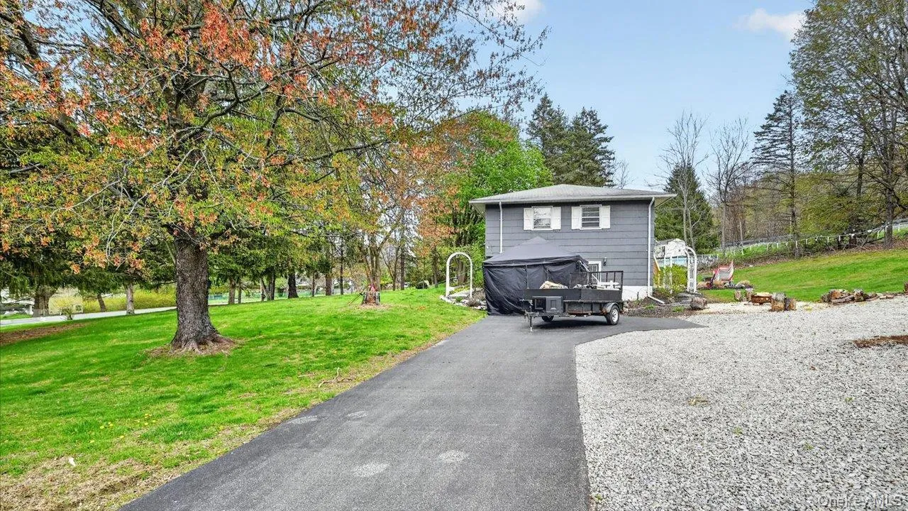 5 Regelski Drive, Warwick (town), NY, 3 Bedrooms Bedrooms, 8 Rooms Rooms,2 BathroomsBathrooms,Residential Lease,For Rent,Regelski,0,1061525 5 Regelski Drive, Warwick (town), NY, 3 Bedrooms Bedrooms, 8 Rooms Rooms,2 BathroomsBathrooms,Residential Lease,For Rent,Regelski,0,1061525