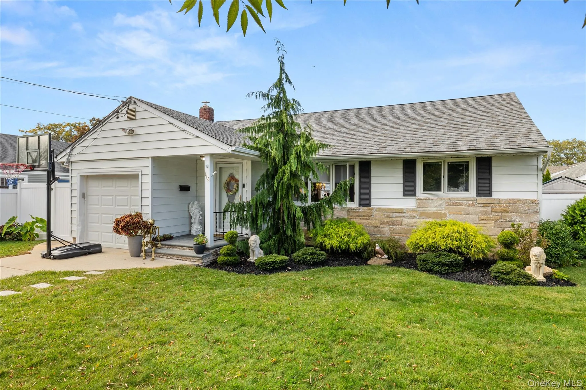 116 Massapequa Avenue, Oyster Bay, NY, 2 Bedrooms Bedrooms, 5 Rooms Rooms,1 BathroomBathrooms,Residential,For Rent,Massapequa,0,1061549 116 Massapequa Avenue, Oyster Bay, NY, 2 Bedrooms Bedrooms, 5 Rooms Rooms,1 BathroomBathrooms,Residential,For Rent,Massapequa,0,1061549
