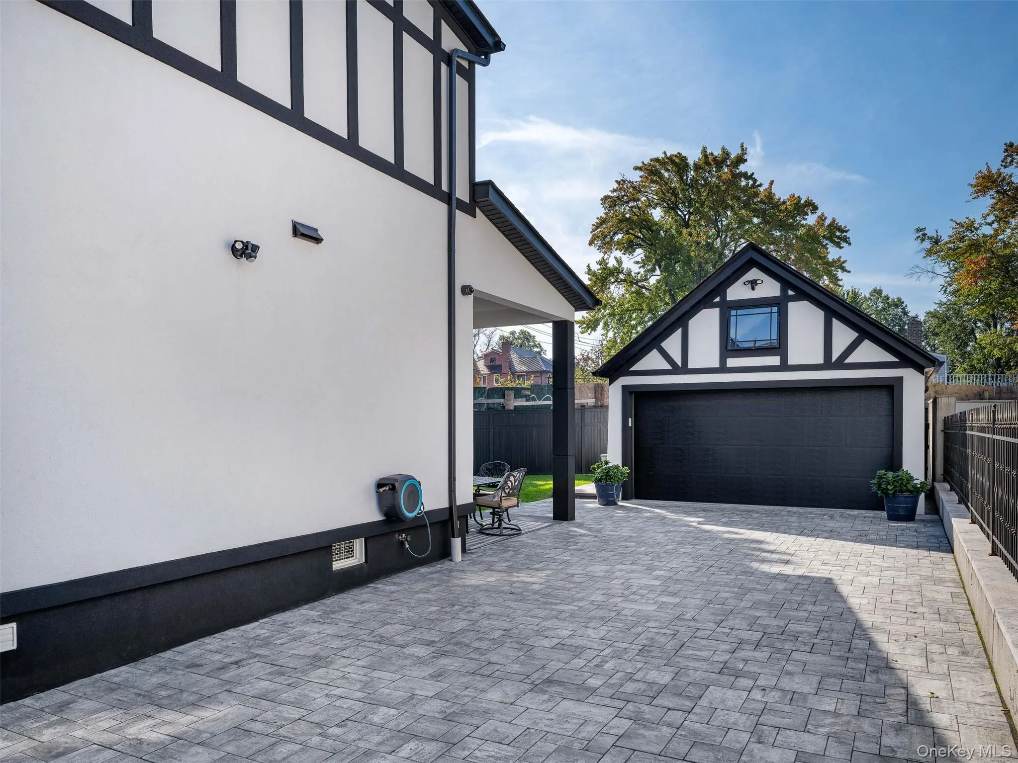 16420 Cryders Lane, New York, NY, 5 Bedrooms Bedrooms, 12 Rooms Rooms,3 BathroomsBathrooms,Residential,For Rent,Cryders,0,1061550 16420 Cryders Lane, New York, NY, 5 Bedrooms Bedrooms, 12 Rooms Rooms,3 BathroomsBathrooms,Residential,For Rent,Cryders,0,1061550