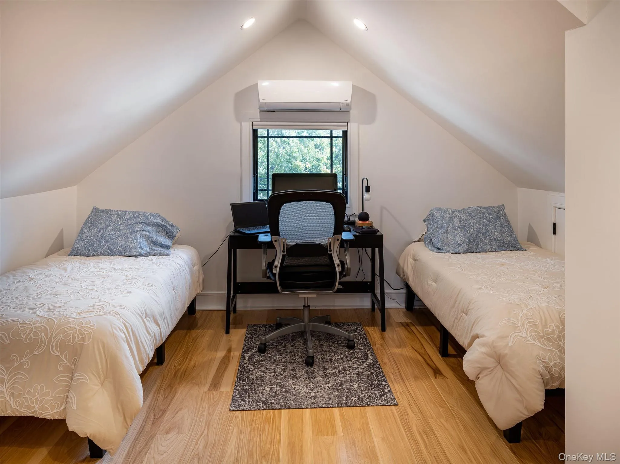 16420 Cryders Lane, New York, NY, 5 Bedrooms Bedrooms, 12 Rooms Rooms,3 BathroomsBathrooms,Residential,For Rent,Cryders,0,1061550 16420 Cryders Lane, New York, NY, 5 Bedrooms Bedrooms, 12 Rooms Rooms,3 BathroomsBathrooms,Residential,For Rent,Cryders,0,1061550