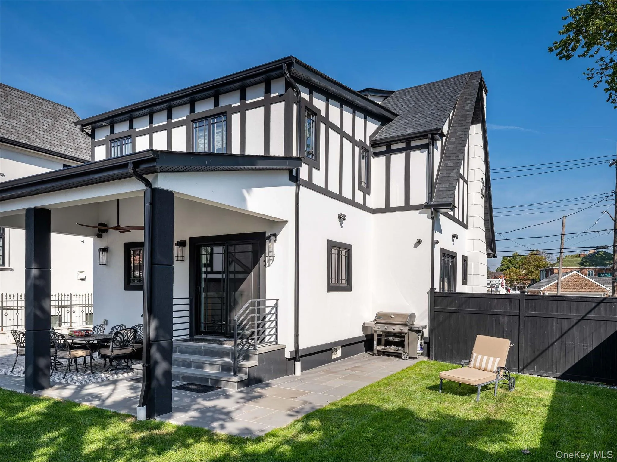 16420 Cryders Lane, New York, NY, 5 Bedrooms Bedrooms, 12 Rooms Rooms,3 BathroomsBathrooms,Residential,For Rent,Cryders,0,1061550 16420 Cryders Lane, New York, NY, 5 Bedrooms Bedrooms, 12 Rooms Rooms,3 BathroomsBathrooms,Residential,For Rent,Cryders,0,1061550