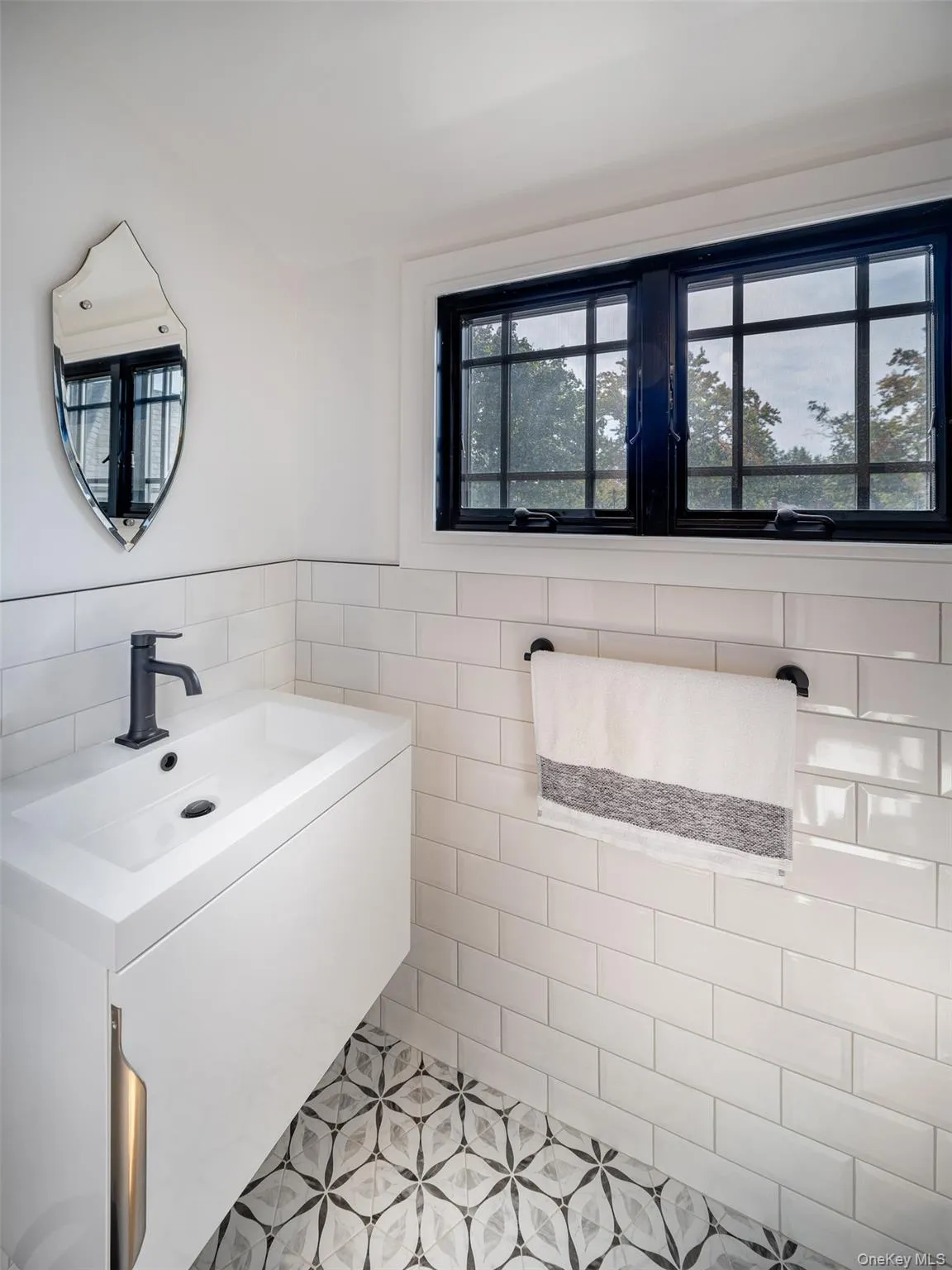 16420 Cryders Lane, New York, NY, 5 Bedrooms Bedrooms, 12 Rooms Rooms,3 BathroomsBathrooms,Residential,For Rent,Cryders,0,1061550 16420 Cryders Lane, New York, NY, 5 Bedrooms Bedrooms, 12 Rooms Rooms,3 BathroomsBathrooms,Residential,For Rent,Cryders,0,1061550
