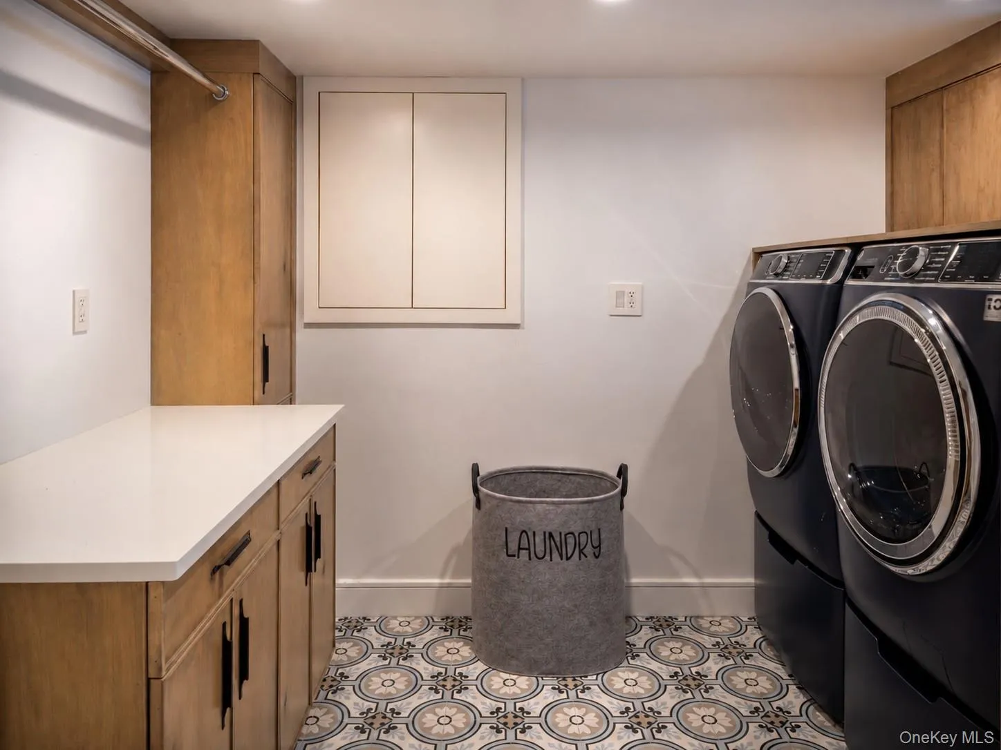 16420 Cryders Lane, New York, NY, 5 Bedrooms Bedrooms, 12 Rooms Rooms,3 BathroomsBathrooms,Residential,For Rent,Cryders,0,1061550 16420 Cryders Lane, New York, NY, 5 Bedrooms Bedrooms, 12 Rooms Rooms,3 BathroomsBathrooms,Residential,For Rent,Cryders,0,1061550