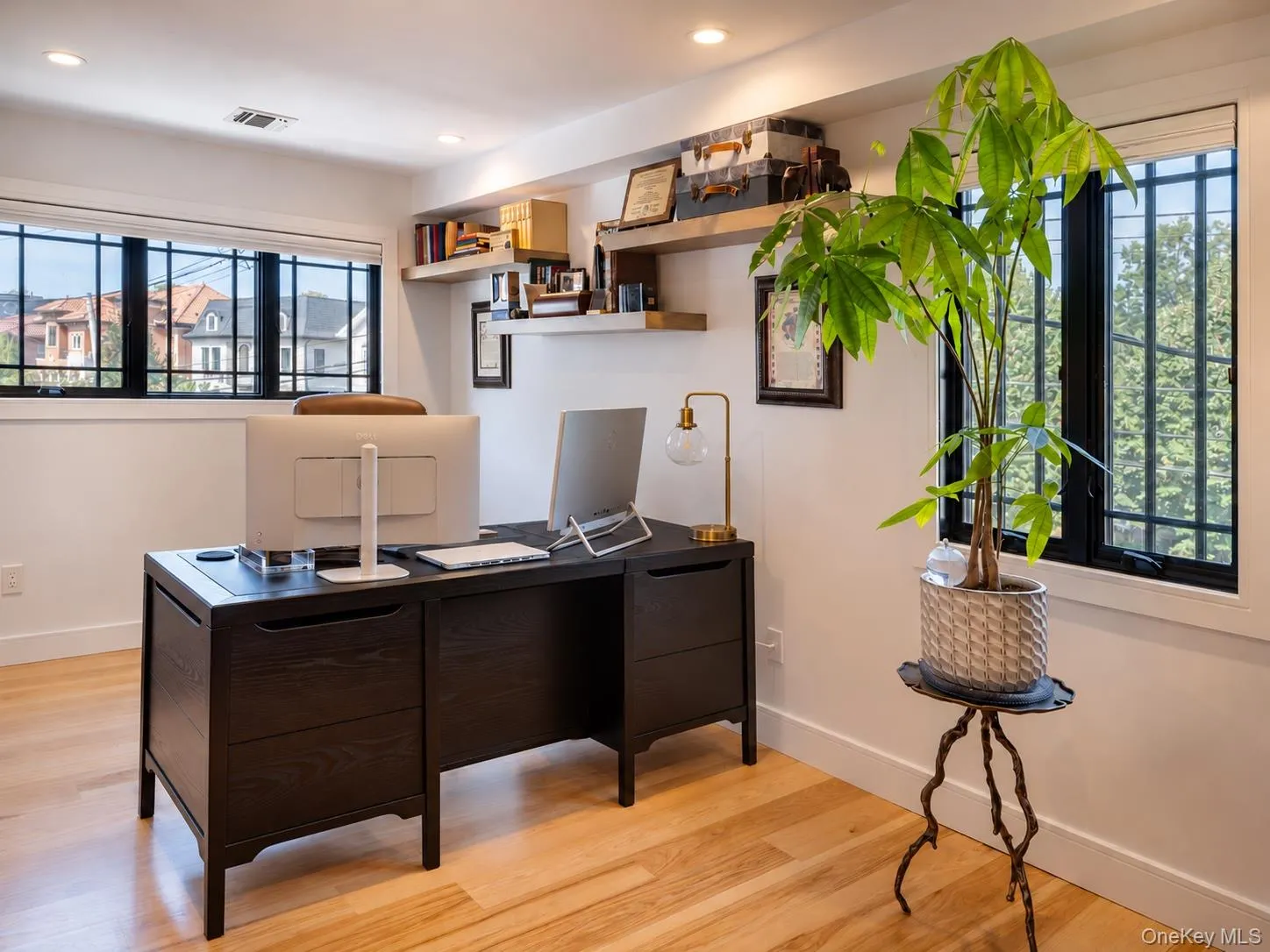 16420 Cryders Lane, New York, NY, 5 Bedrooms Bedrooms, 12 Rooms Rooms,3 BathroomsBathrooms,Residential,For Rent,Cryders,0,1061550 16420 Cryders Lane, New York, NY, 5 Bedrooms Bedrooms, 12 Rooms Rooms,3 BathroomsBathrooms,Residential,For Rent,Cryders,0,1061550