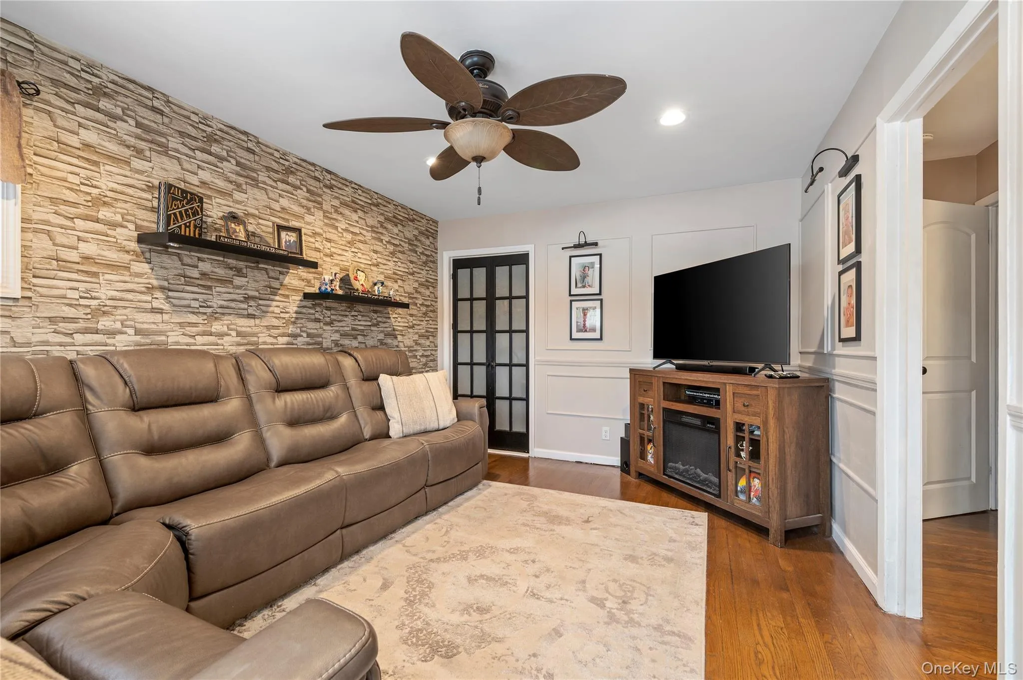 85 Walnut Street, Oyster Bay, NY, 5 Bedrooms Bedrooms, 10 Rooms Rooms,3 BathroomsBathrooms,Residential,For Rent,Walnut,0,1061556 85 Walnut Street, Oyster Bay, NY, 5 Bedrooms Bedrooms, 10 Rooms Rooms,3 BathroomsBathrooms,Residential,For Rent,Walnut,0,1061556