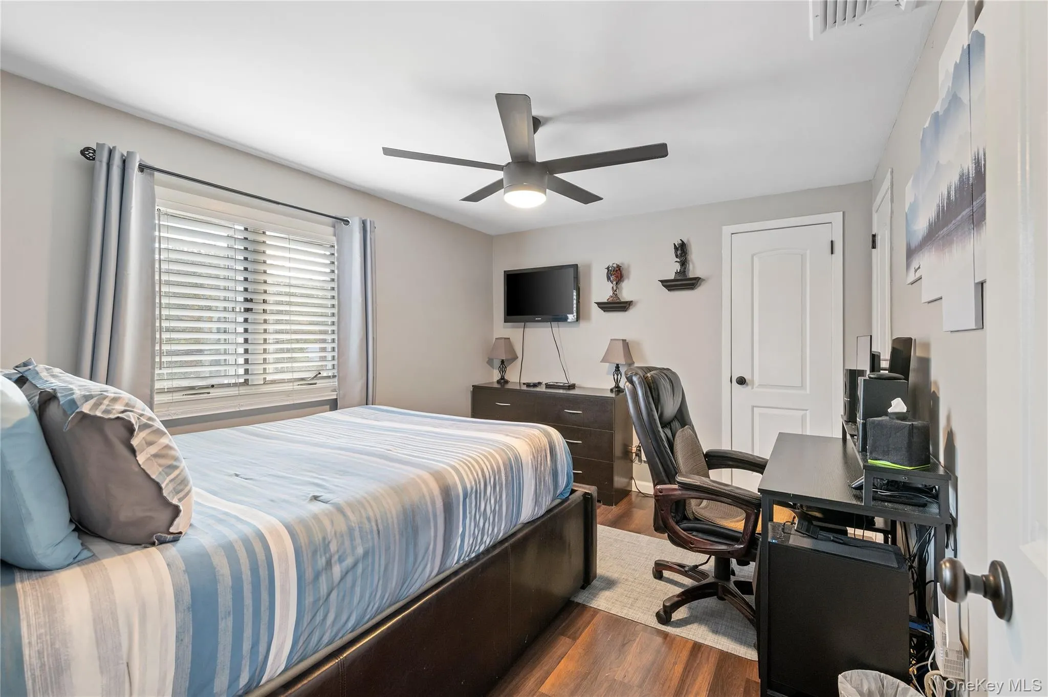 85 Walnut Street, Oyster Bay, NY, 5 Bedrooms Bedrooms, 10 Rooms Rooms,3 BathroomsBathrooms,Residential,For Rent,Walnut,0,1061556 85 Walnut Street, Oyster Bay, NY, 5 Bedrooms Bedrooms, 10 Rooms Rooms,3 BathroomsBathrooms,Residential,For Rent,Walnut,0,1061556
