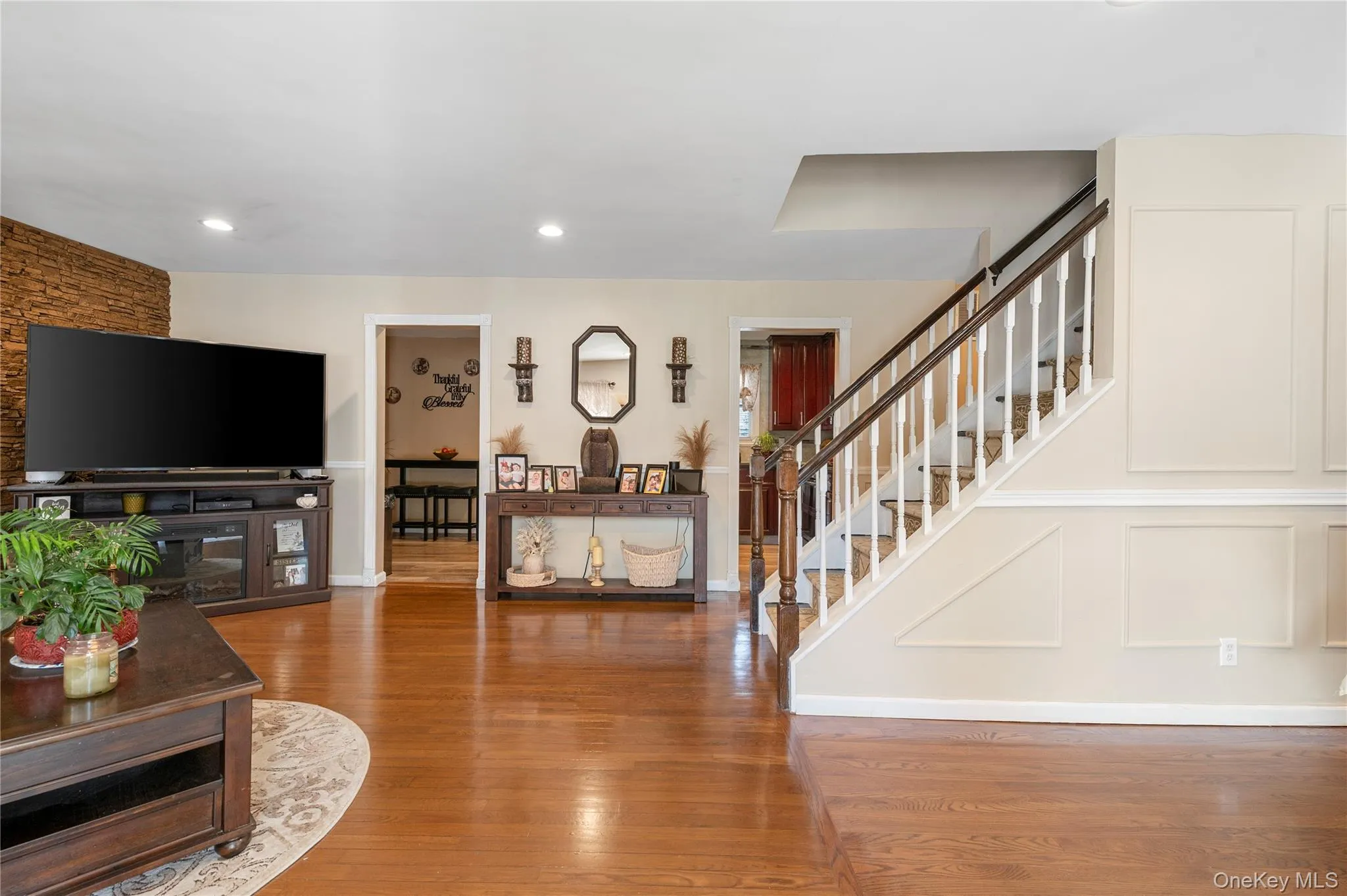 85 Walnut Street, Oyster Bay, NY, 5 Bedrooms Bedrooms, 10 Rooms Rooms,3 BathroomsBathrooms,Residential,For Rent,Walnut,0,1061556 85 Walnut Street, Oyster Bay, NY, 5 Bedrooms Bedrooms, 10 Rooms Rooms,3 BathroomsBathrooms,Residential,For Rent,Walnut,0,1061556