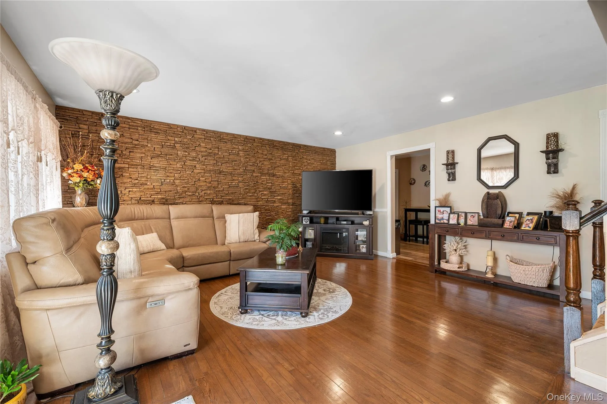 85 Walnut Street, Oyster Bay, NY, 5 Bedrooms Bedrooms, 10 Rooms Rooms,3 BathroomsBathrooms,Residential,For Rent,Walnut,0,1061556 85 Walnut Street, Oyster Bay, NY, 5 Bedrooms Bedrooms, 10 Rooms Rooms,3 BathroomsBathrooms,Residential,For Rent,Walnut,0,1061556