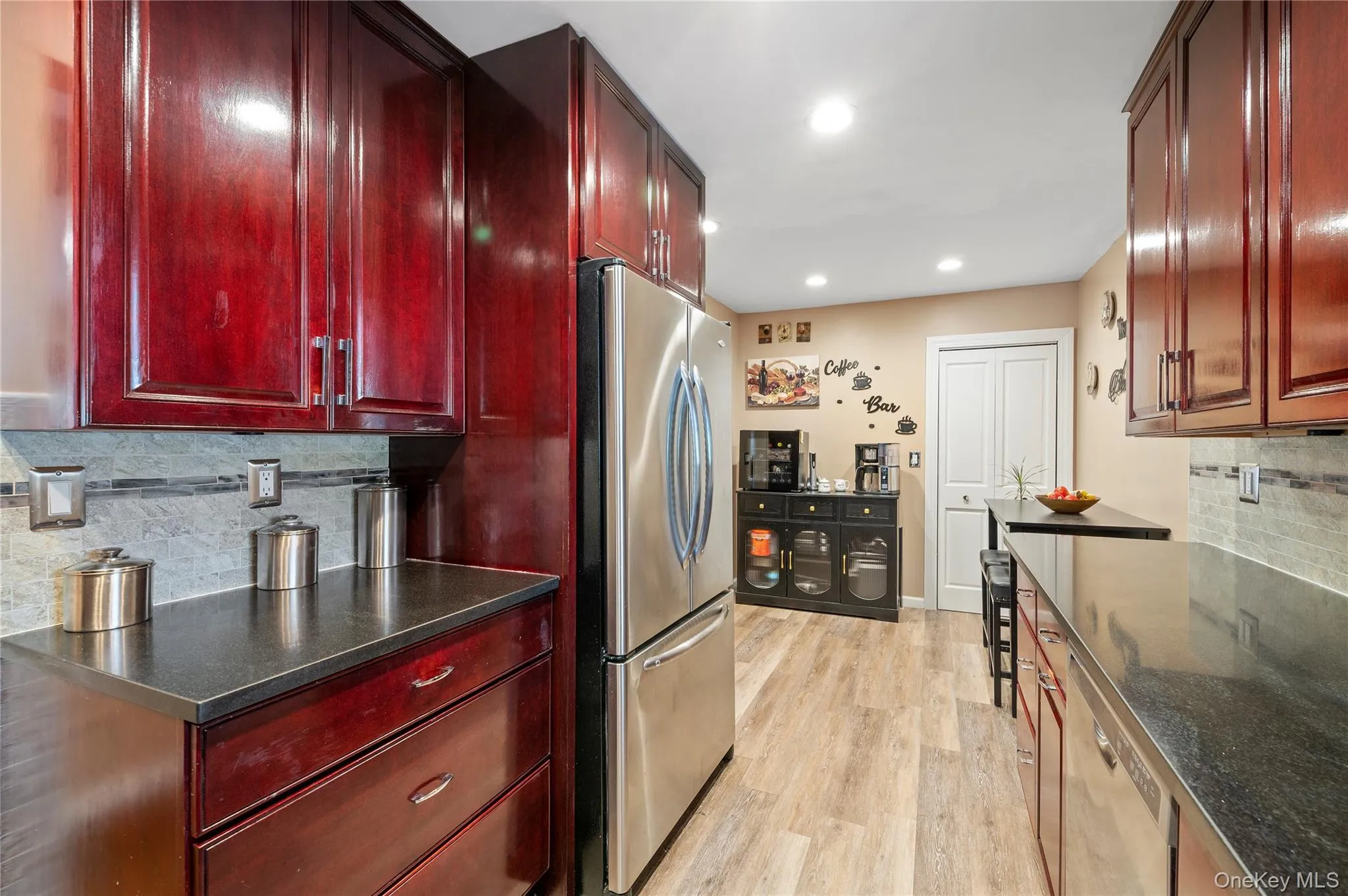 85 Walnut Street, Oyster Bay, NY, 5 Bedrooms Bedrooms, 10 Rooms Rooms,3 BathroomsBathrooms,Residential,For Rent,Walnut,0,1061556 85 Walnut Street, Oyster Bay, NY, 5 Bedrooms Bedrooms, 10 Rooms Rooms,3 BathroomsBathrooms,Residential,For Rent,Walnut,0,1061556