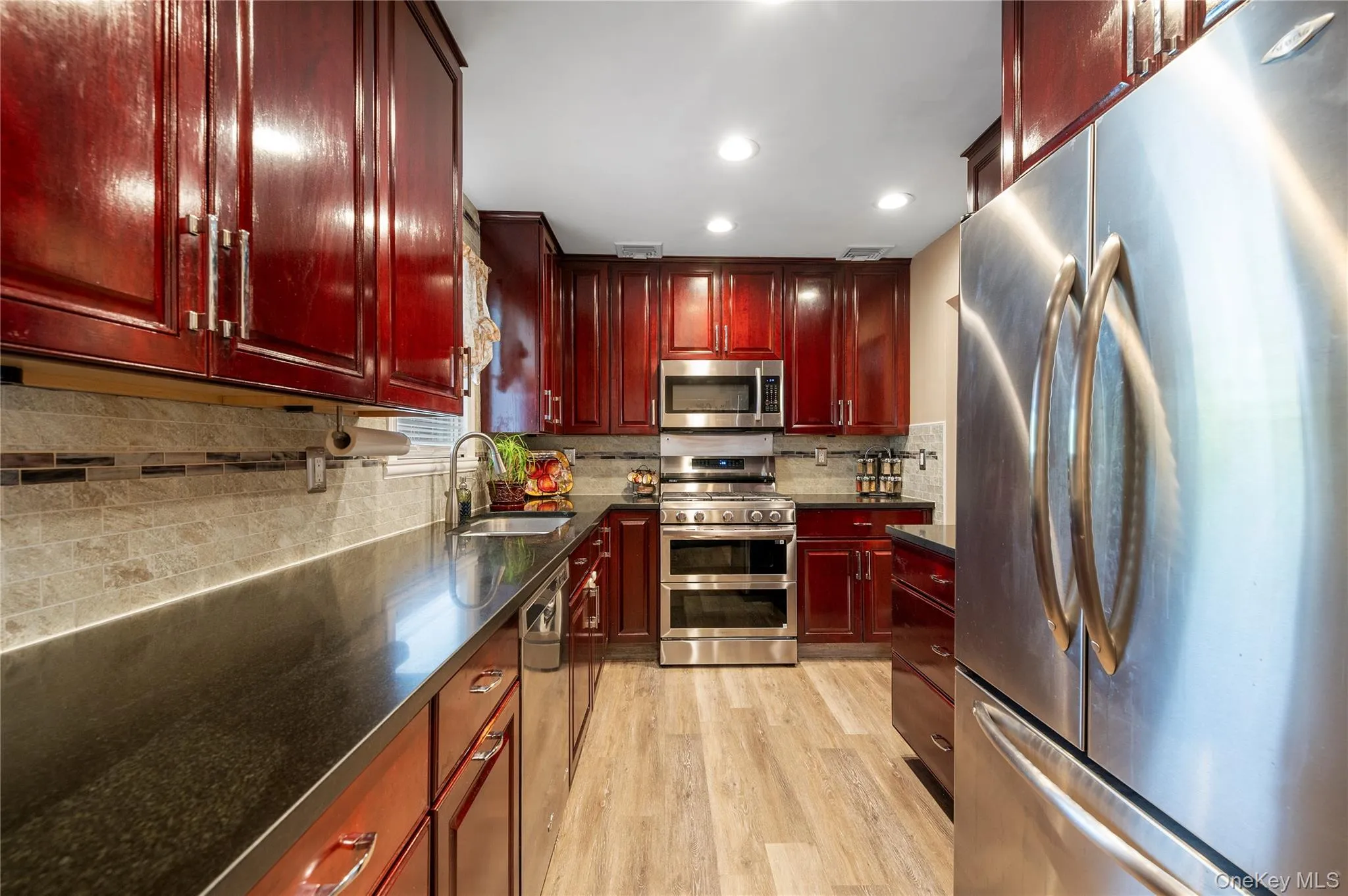 85 Walnut Street, Oyster Bay, NY, 5 Bedrooms Bedrooms, 10 Rooms Rooms,3 BathroomsBathrooms,Residential,For Rent,Walnut,0,1061556 85 Walnut Street, Oyster Bay, NY, 5 Bedrooms Bedrooms, 10 Rooms Rooms,3 BathroomsBathrooms,Residential,For Rent,Walnut,0,1061556