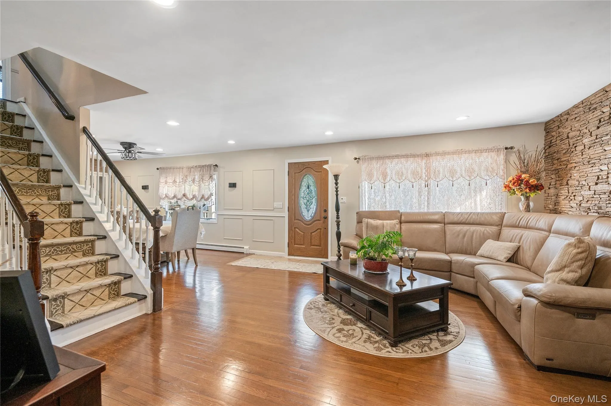 85 Walnut Street, Oyster Bay, NY, 5 Bedrooms Bedrooms, 10 Rooms Rooms,3 BathroomsBathrooms,Residential,For Rent,Walnut,0,1061556 85 Walnut Street, Oyster Bay, NY, 5 Bedrooms Bedrooms, 10 Rooms Rooms,3 BathroomsBathrooms,Residential,For Rent,Walnut,0,1061556