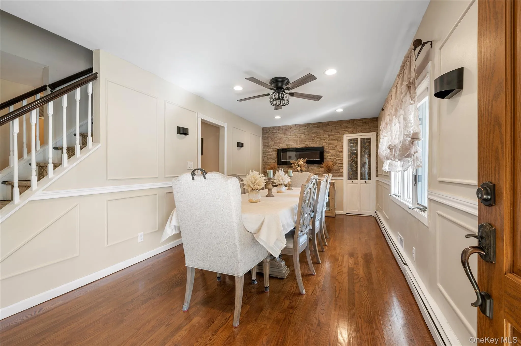 85 Walnut Street, Oyster Bay, NY, 5 Bedrooms Bedrooms, 10 Rooms Rooms,3 BathroomsBathrooms,Residential,For Rent,Walnut,0,1061556 85 Walnut Street, Oyster Bay, NY, 5 Bedrooms Bedrooms, 10 Rooms Rooms,3 BathroomsBathrooms,Residential,For Rent,Walnut,0,1061556