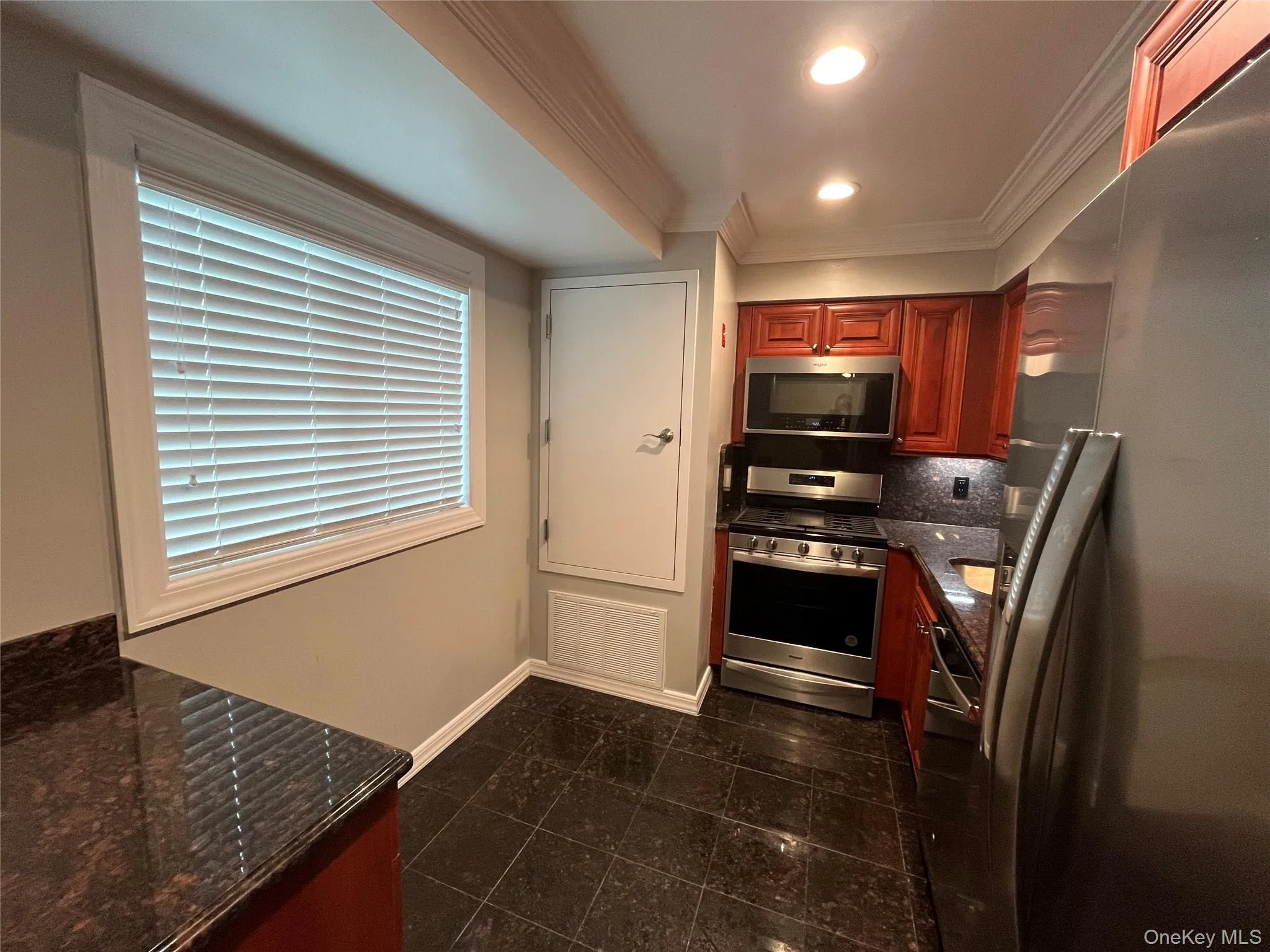 40 Country Club Drive, Brookhaven, NY, 1 Bedroom Bedrooms, 4 Room Rooms,1 BathroomBathrooms,Residential Lease,For Rent,Country Club,0,1061559 40 Country Club Drive, Brookhaven, NY, 1 Bedroom Bedrooms, 4 Room Rooms,1 BathroomBathrooms,Residential Lease,For Rent,Country Club,0,1061559