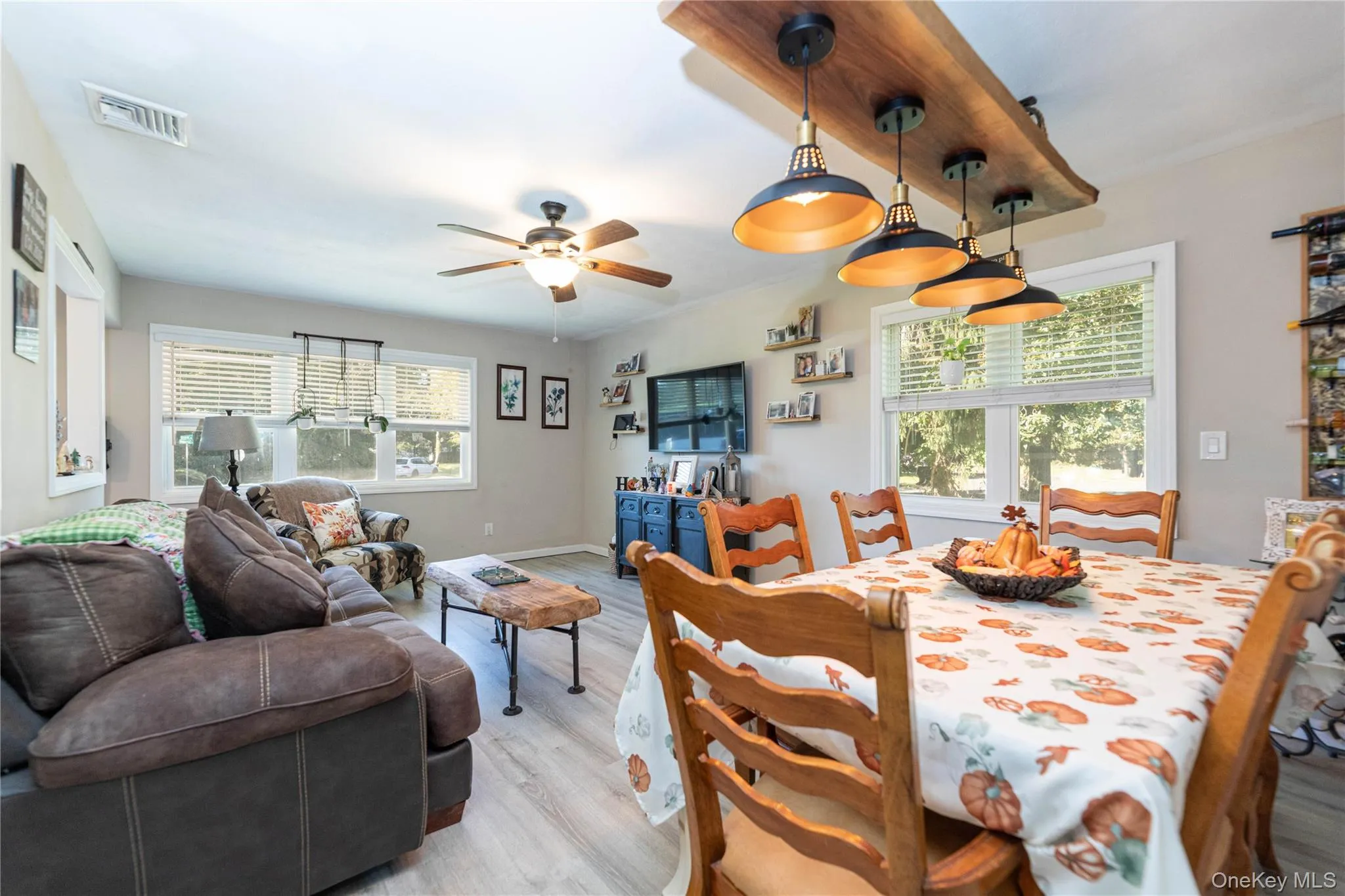 109 Dogwood Road, Brookhaven, NY, 3 Bedrooms Bedrooms, 5 Rooms Rooms,1 BathroomBathrooms,Residential,For Rent,Dogwood,0,1061565 109 Dogwood Road, Brookhaven, NY, 3 Bedrooms Bedrooms, 5 Rooms Rooms,1 BathroomBathrooms,Residential,For Rent,Dogwood,0,1061565