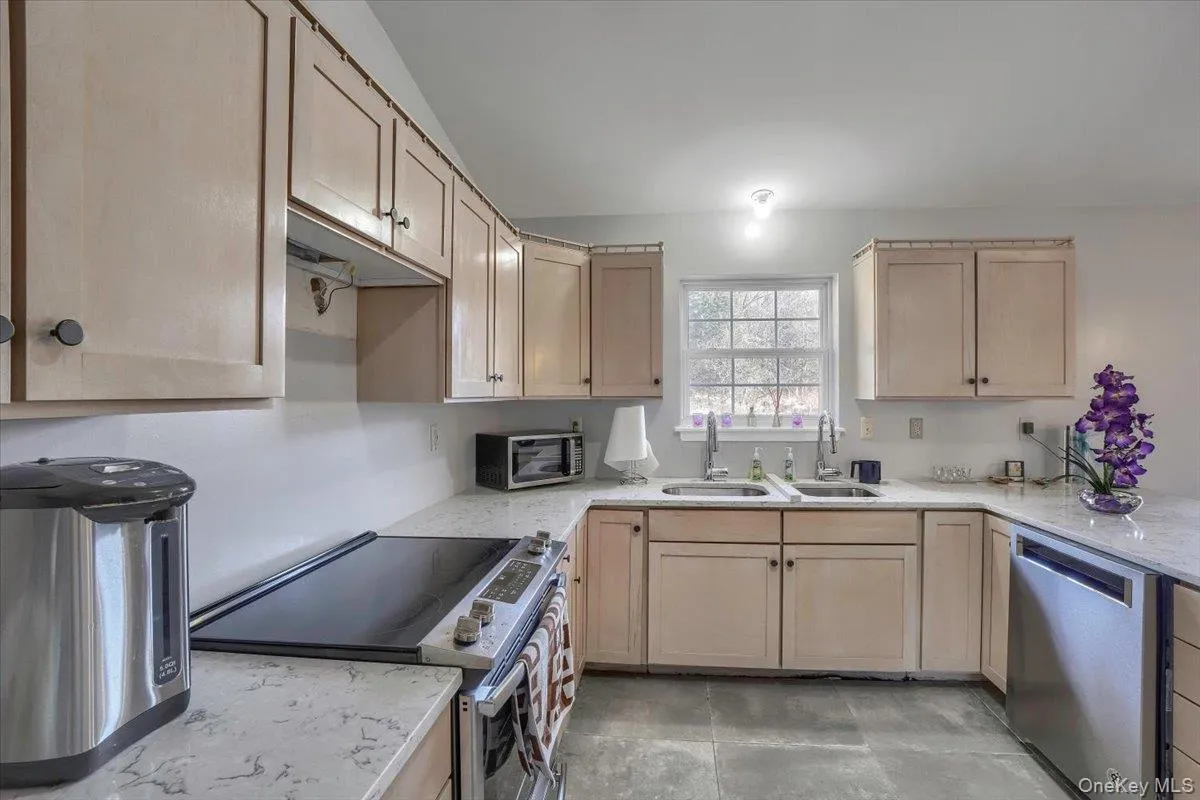 187 Prospect Road, Blooming Grove, NY, 4 Bedroom Bedrooms, 8 Room Rooms,3 BathroomBathrooms,Residential Lease,For Rent,Prospect,0,1061566 187 Prospect Road, Blooming Grove, NY, 4 Bedroom Bedrooms, 8 Room Rooms,3 BathroomBathrooms,Residential Lease,For Rent,Prospect,0,1061566