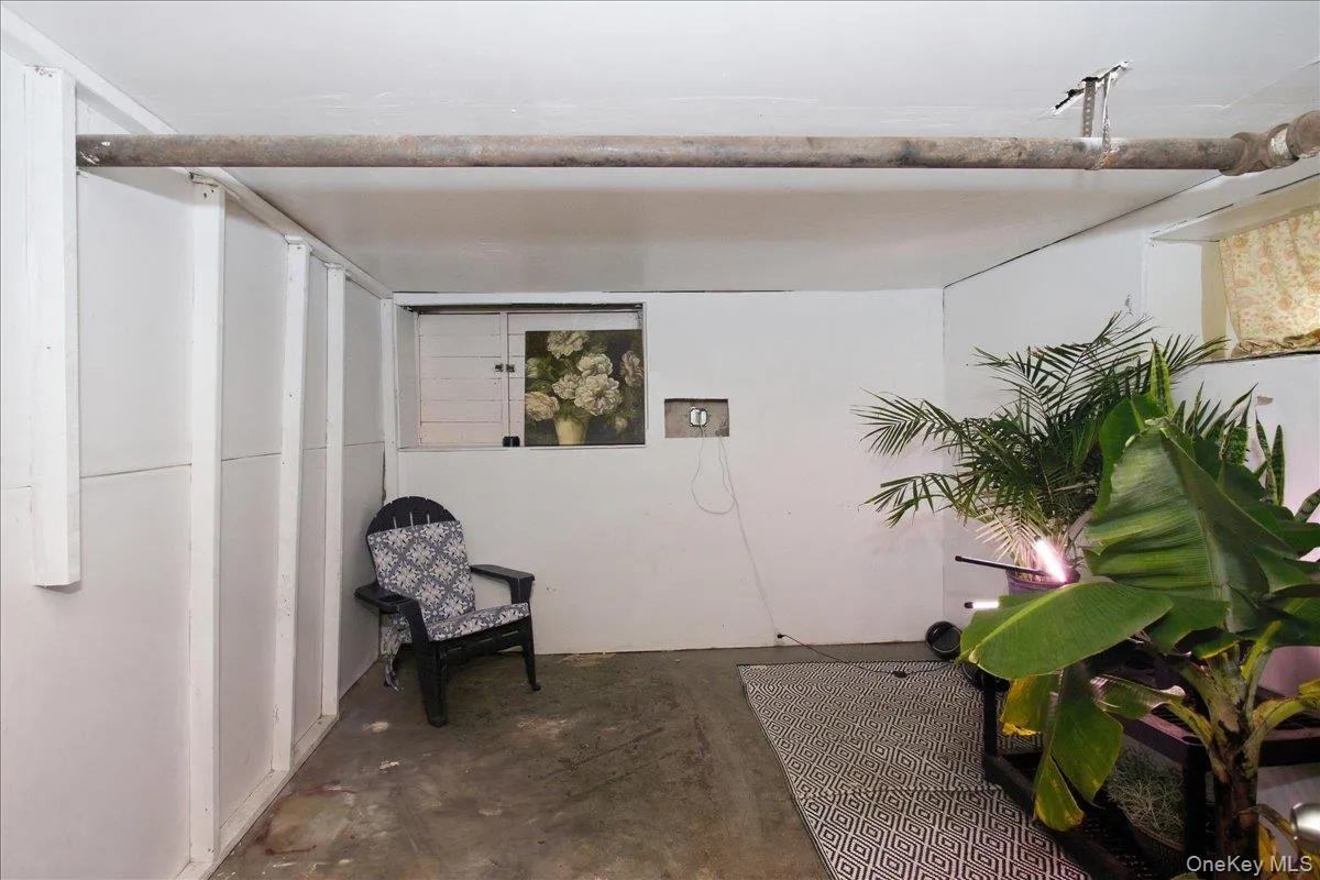 179 Crowell Street, Hempstead, NY, 3 Bedrooms Bedrooms, 7 Rooms Rooms,1 BathroomBathrooms,Residential,For Rent,Crowell,0,1061568 179 Crowell Street, Hempstead, NY, 3 Bedrooms Bedrooms, 7 Rooms Rooms,1 BathroomBathrooms,Residential,For Rent,Crowell,0,1061568