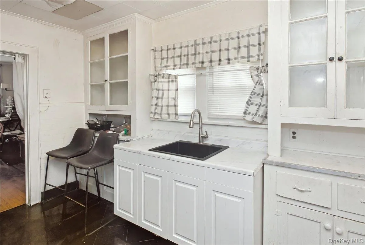 179 Crowell Street, Hempstead, NY, 3 Bedrooms Bedrooms, 7 Rooms Rooms,1 BathroomBathrooms,Residential,For Rent,Crowell,0,1061568 179 Crowell Street, Hempstead, NY, 3 Bedrooms Bedrooms, 7 Rooms Rooms,1 BathroomBathrooms,Residential,For Rent,Crowell,0,1061568