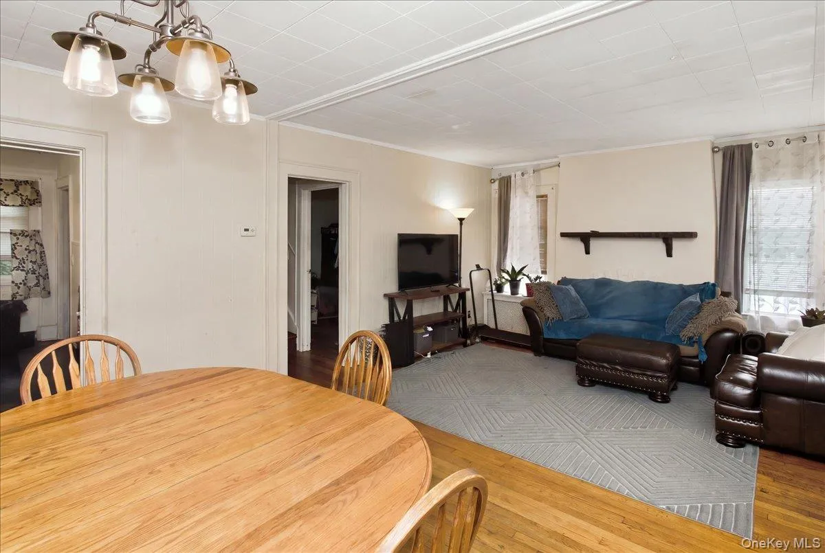 179 Crowell Street, Hempstead, NY, 3 Bedrooms Bedrooms, 7 Rooms Rooms,1 BathroomBathrooms,Residential,For Rent,Crowell,0,1061568 179 Crowell Street, Hempstead, NY, 3 Bedrooms Bedrooms, 7 Rooms Rooms,1 BathroomBathrooms,Residential,For Rent,Crowell,0,1061568