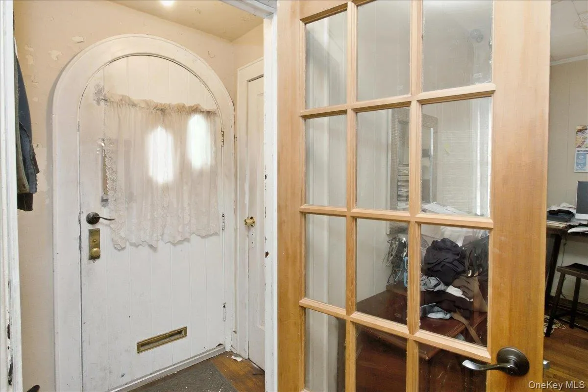 179 Crowell Street, Hempstead, NY, 3 Bedrooms Bedrooms, 7 Rooms Rooms,1 BathroomBathrooms,Residential,For Rent,Crowell,0,1061568 179 Crowell Street, Hempstead, NY, 3 Bedrooms Bedrooms, 7 Rooms Rooms,1 BathroomBathrooms,Residential,For Rent,Crowell,0,1061568