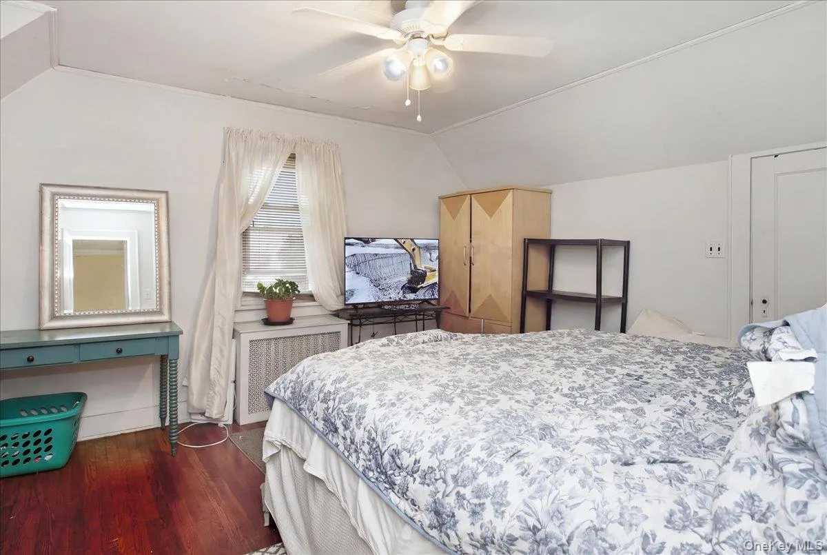179 Crowell Street, Hempstead, NY, 3 Bedrooms Bedrooms, 7 Rooms Rooms,1 BathroomBathrooms,Residential,For Rent,Crowell,0,1061568 179 Crowell Street, Hempstead, NY, 3 Bedrooms Bedrooms, 7 Rooms Rooms,1 BathroomBathrooms,Residential,For Rent,Crowell,0,1061568