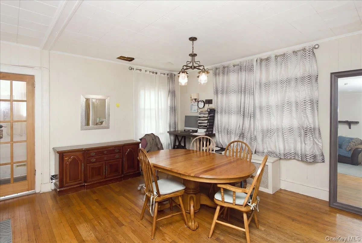 179 Crowell Street, Hempstead, NY, 3 Bedrooms Bedrooms, 7 Rooms Rooms,1 BathroomBathrooms,Residential,For Rent,Crowell,0,1061568 179 Crowell Street, Hempstead, NY, 3 Bedrooms Bedrooms, 7 Rooms Rooms,1 BathroomBathrooms,Residential,For Rent,Crowell,0,1061568